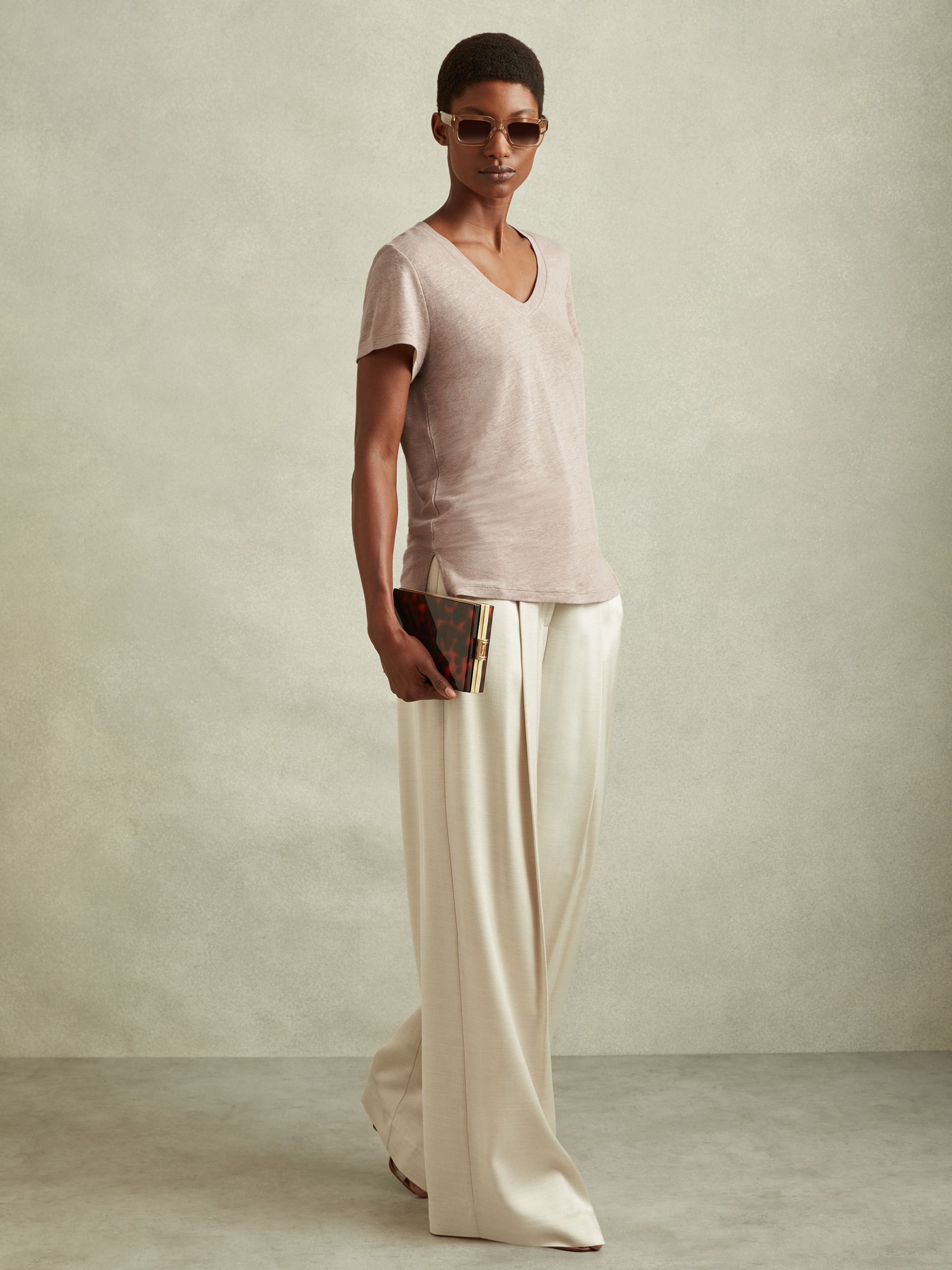 Marled Linen V Neck T-Shirt in Mink - Image 4 of 6