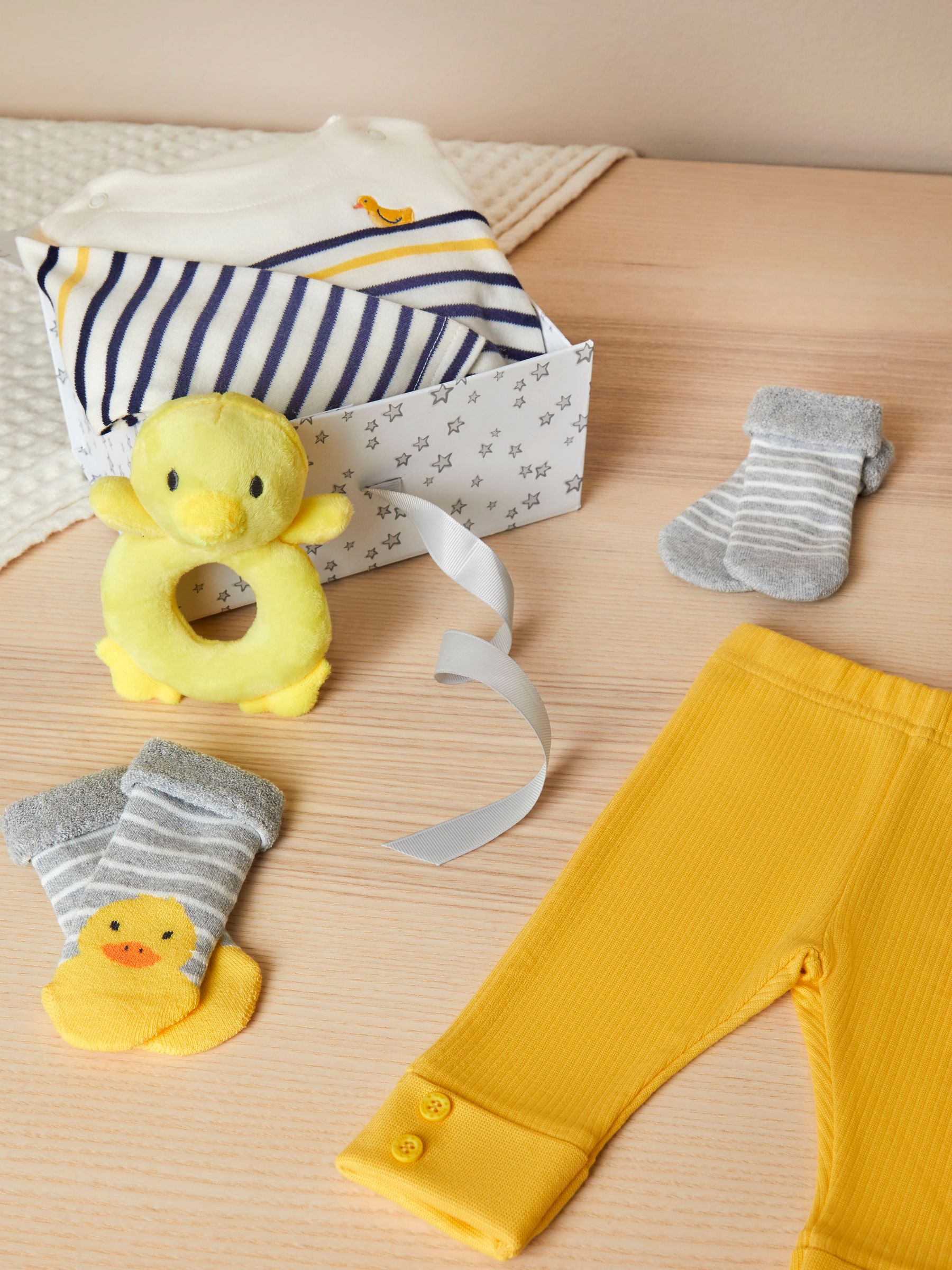 Yellow Duck Favourites Gift Set - Image 1 of 5