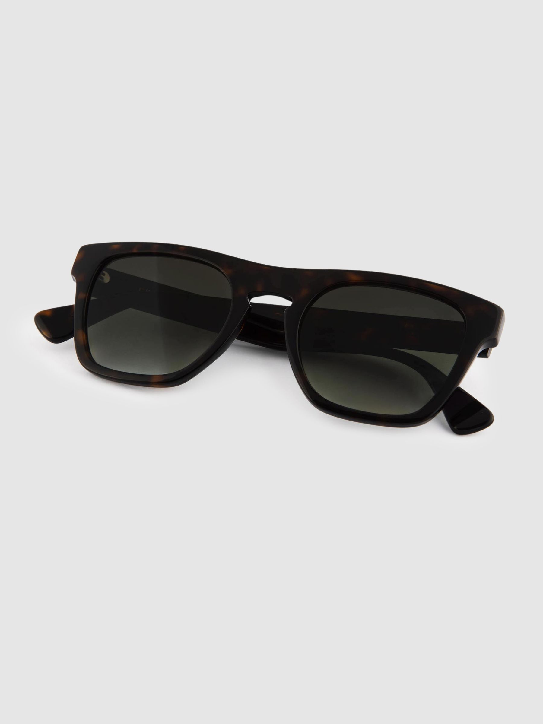 Curry and Paxton Square Sunglasses in Tortoise - Image 4 of 4