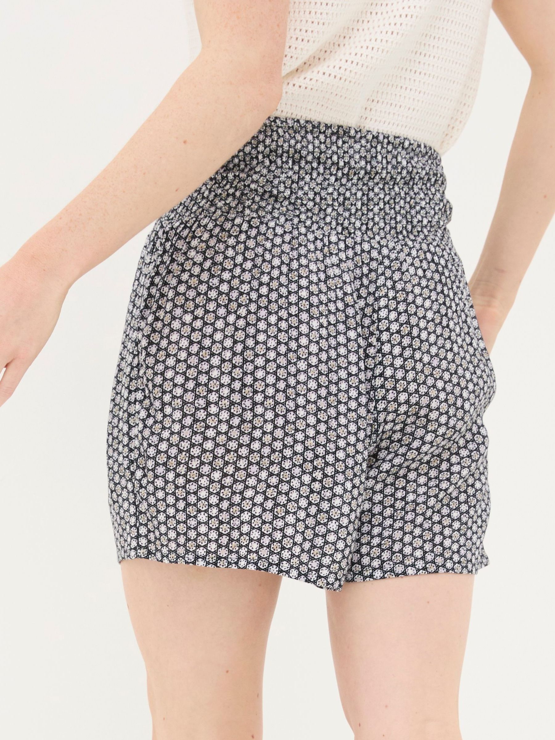 Rylee Black Star Geo Shirred Shorts - Image 2 of 5