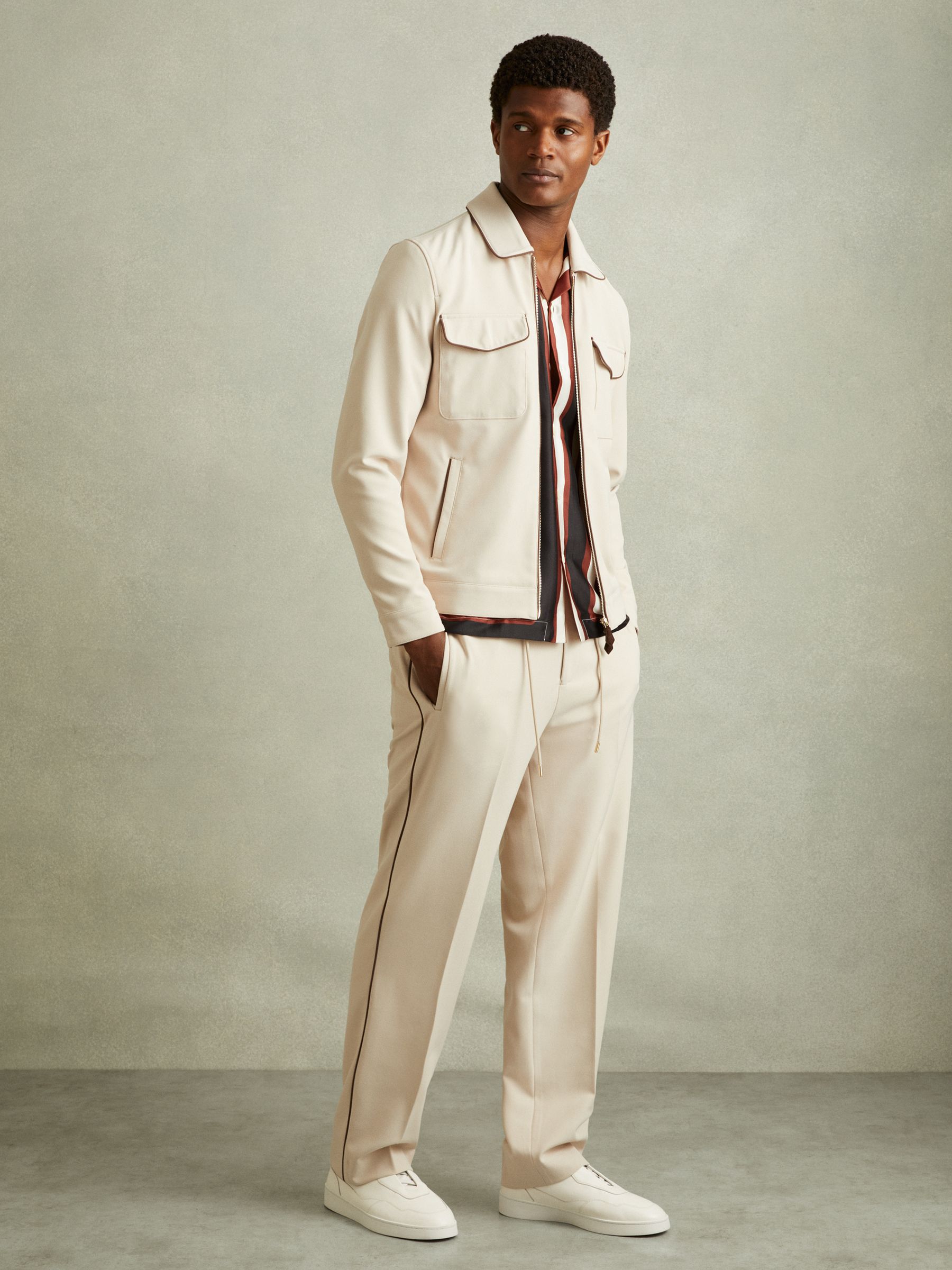 Grained Leather Elasticated Lace Trainers in White - Image 2 of 5