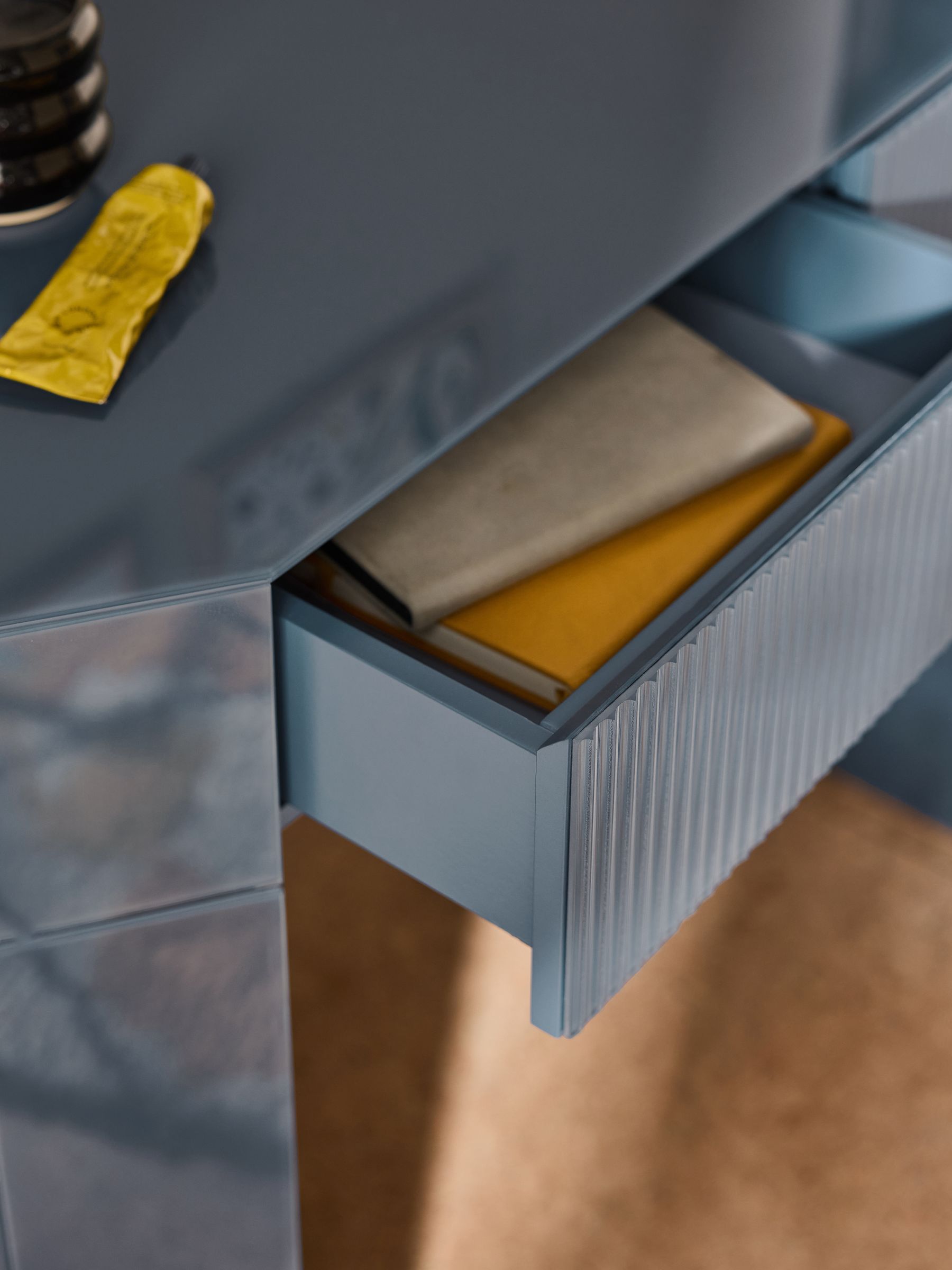 Eleni Dressing Table in Blue Glass - Image 3 of 4