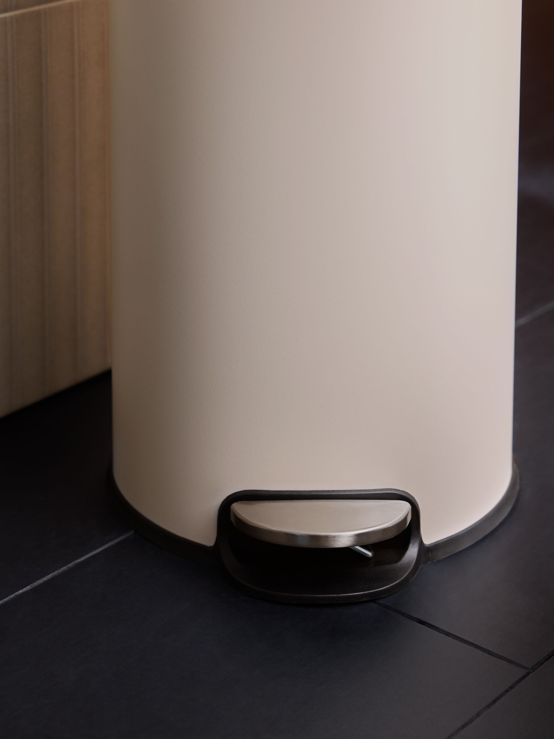 Joss 30L Bin in Cream - Image 4 of 5