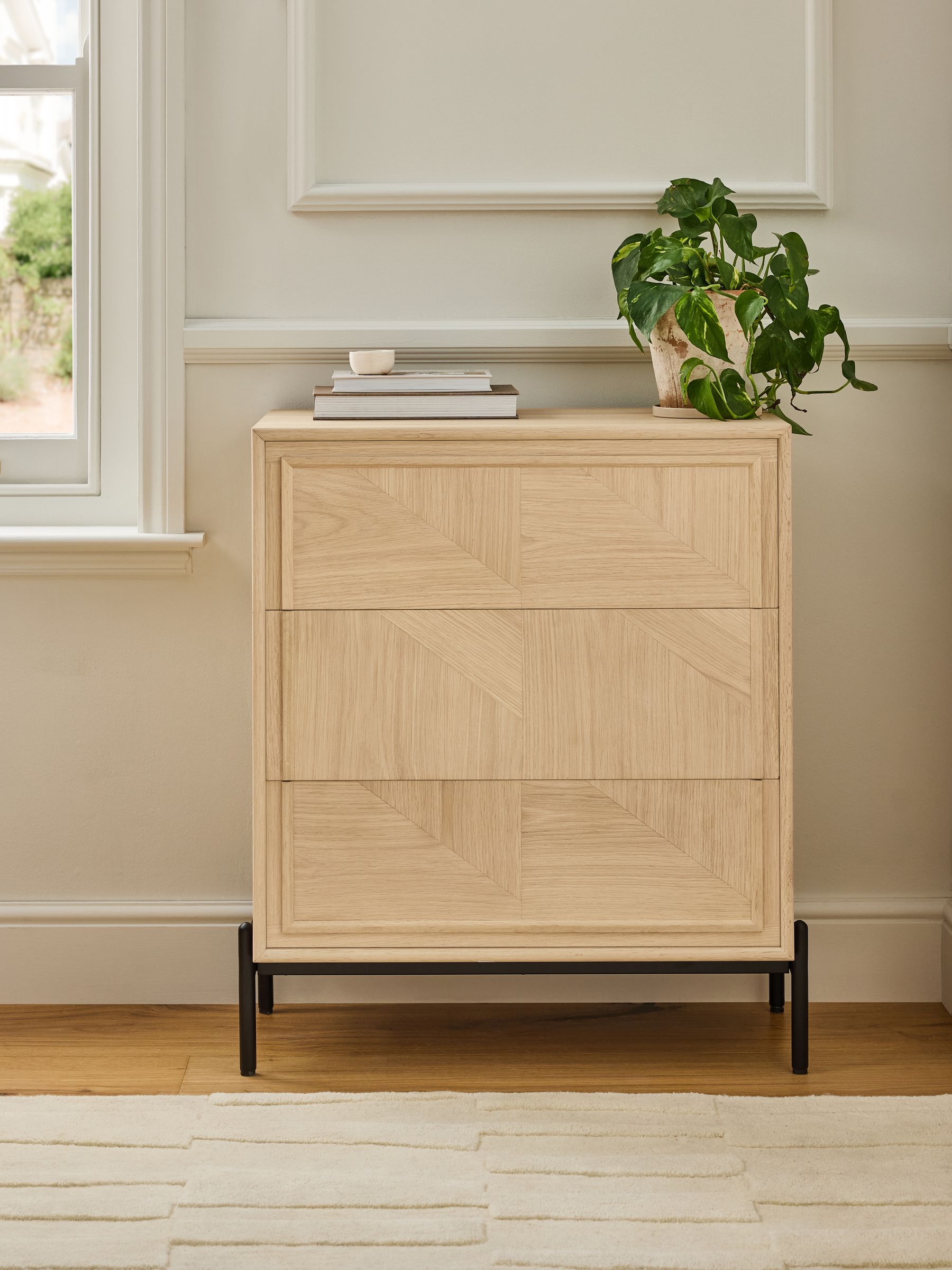 Whitewashed Oak Aden Wide Chest of Drawers - Image 2 of 9