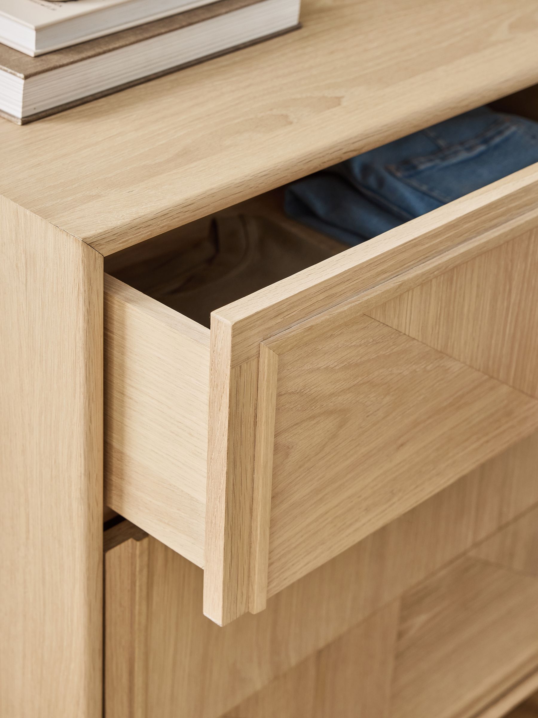 Whitewashed Oak Aden Wide Chest of Drawers - Image 3 of 9