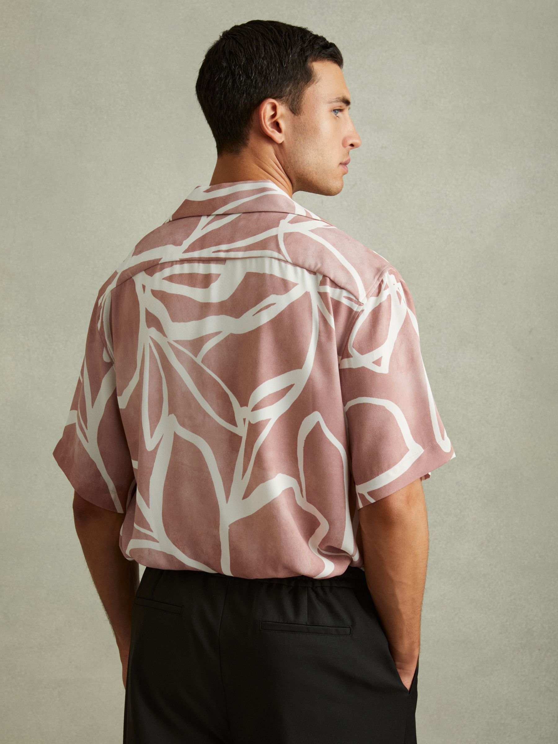 Relaxed Printed Cuban Collar Shirt in Soft Pink - Image 4 of 5