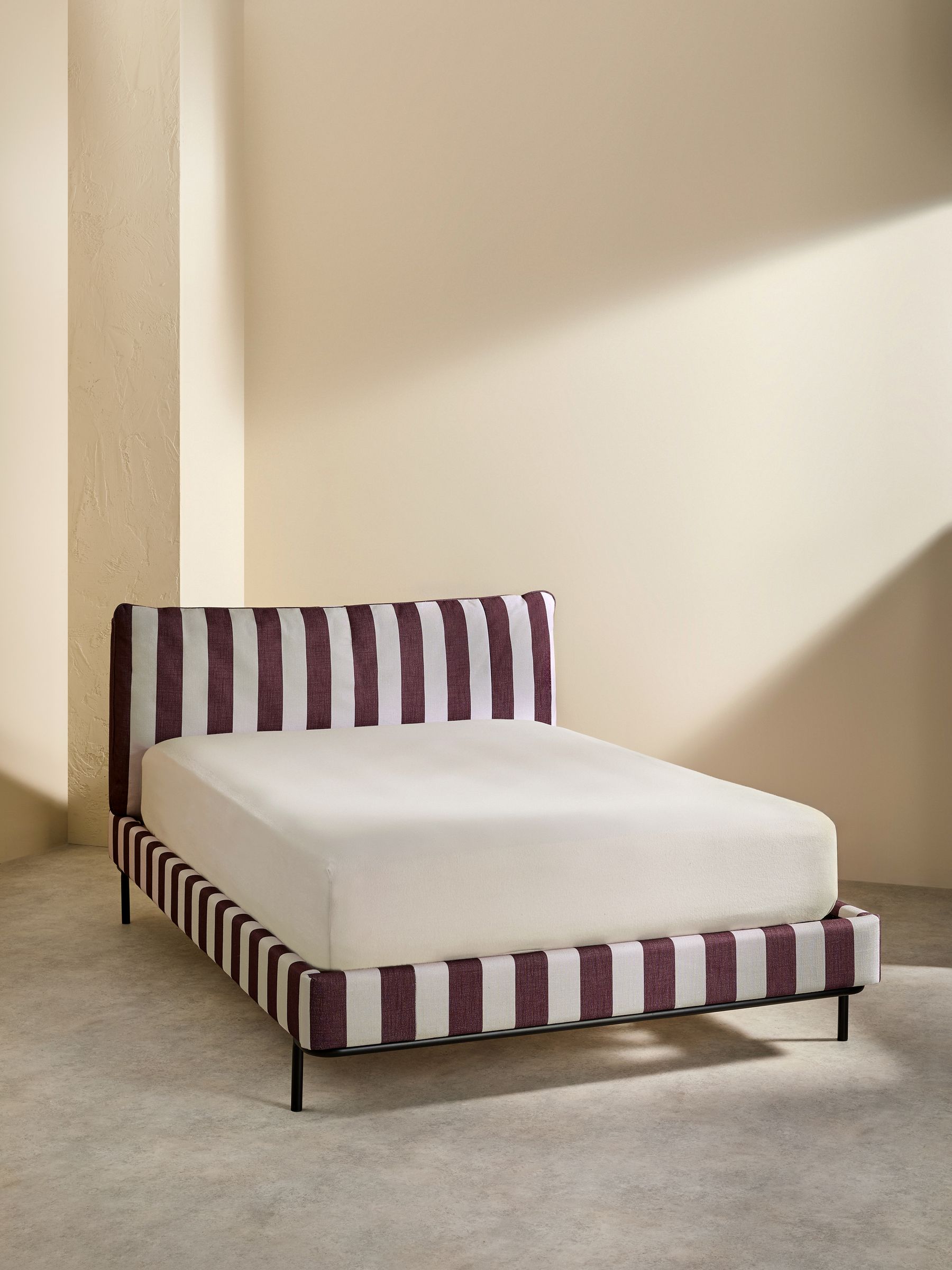 Brown Stripe Bed Harlow Bed - Image 2 of 6 Brown Stripe Bed Harlow Bed - Image 2 of 6