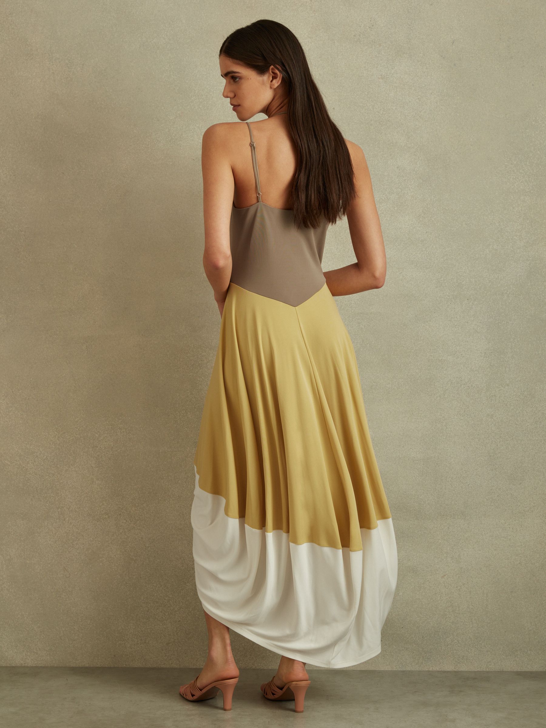 Colourblock Ruched Midi Dress in Yellow/Neutral - Image 4 of 5