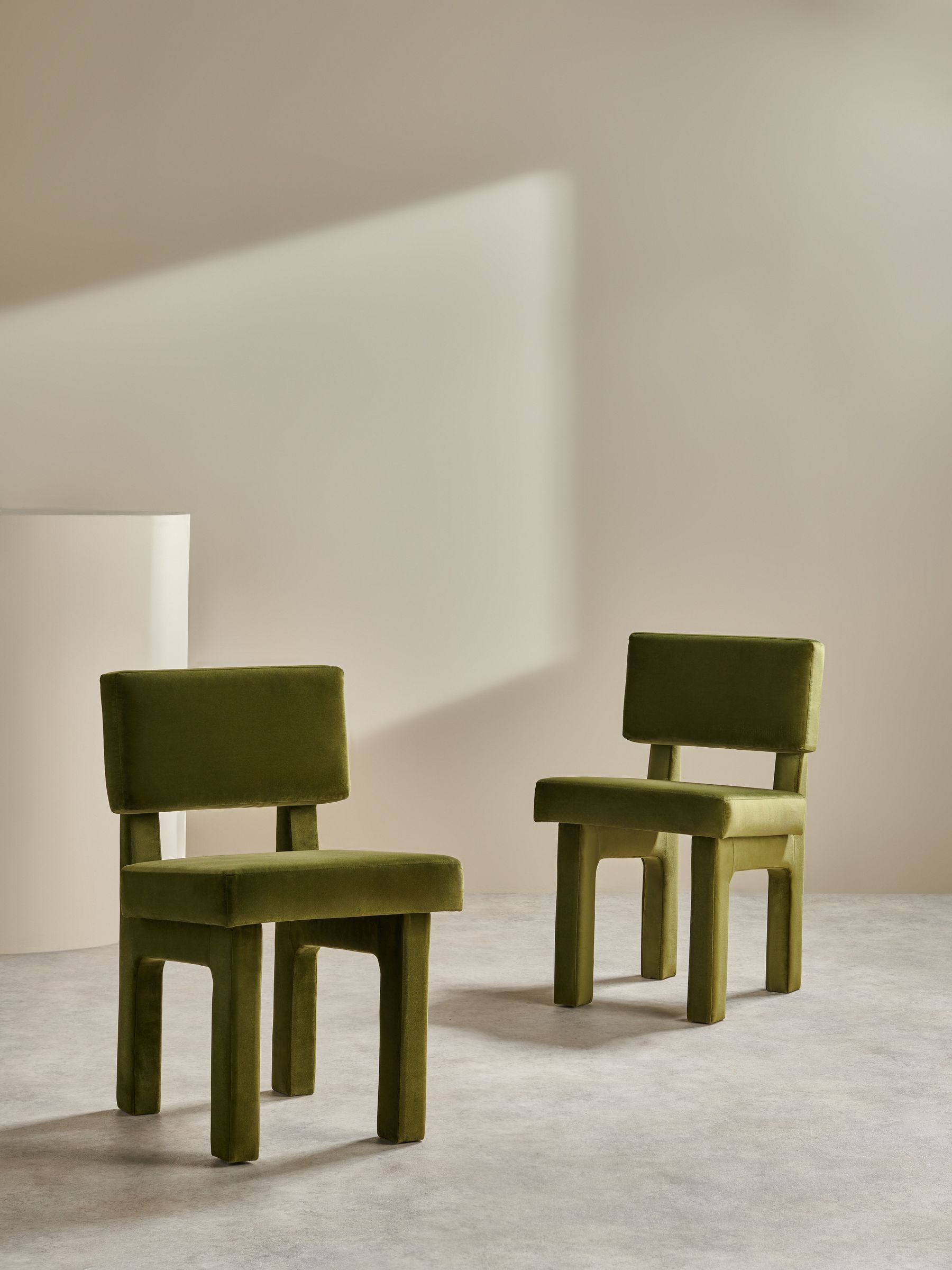 Set of 2 Savea Dining Chairs in Velvet in Pistachio Green - Image 2 of 6
