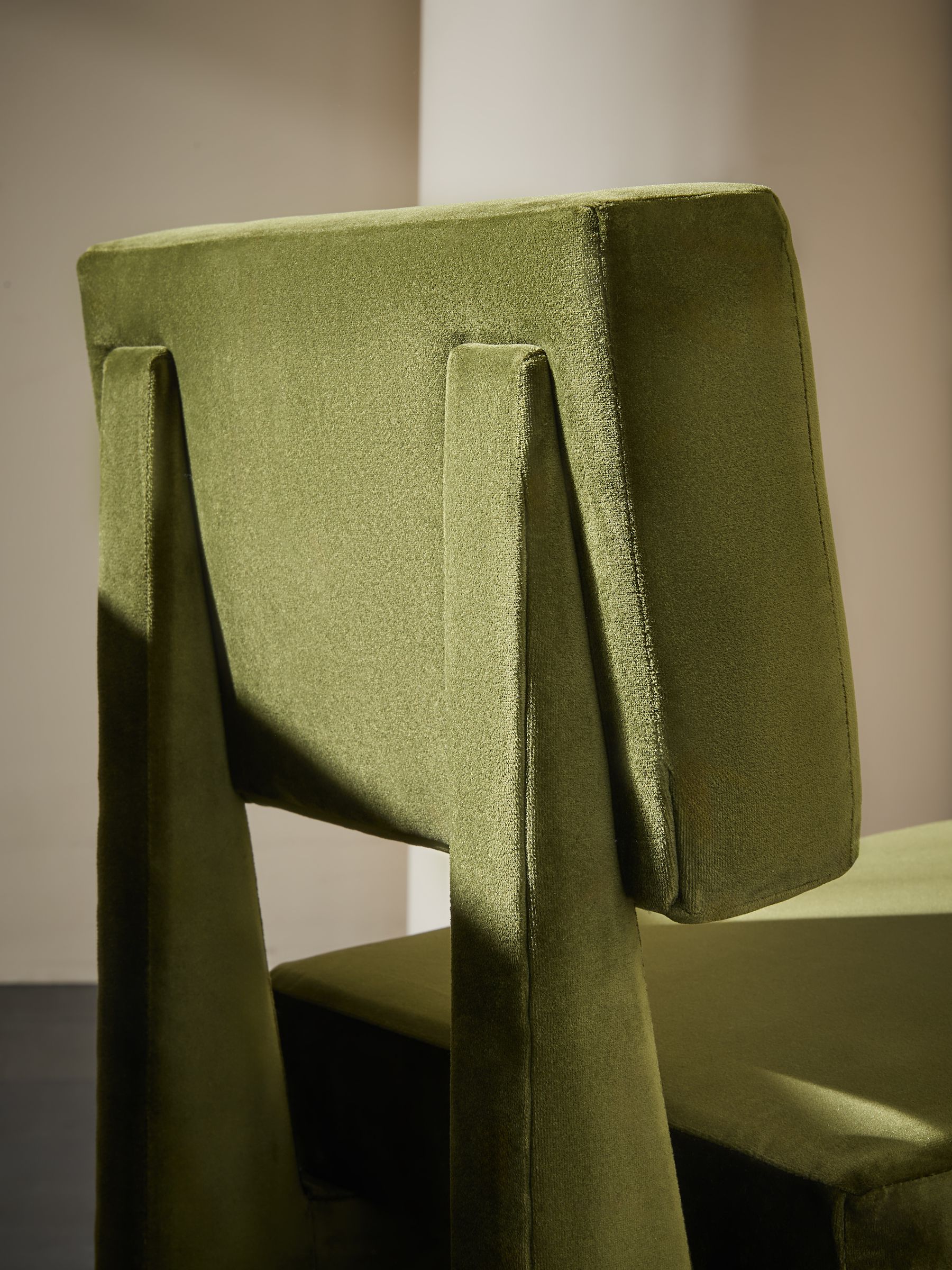 Set of 2 Savea Dining Chairs in Velvet in Pistachio Green - Image 4 of 6
