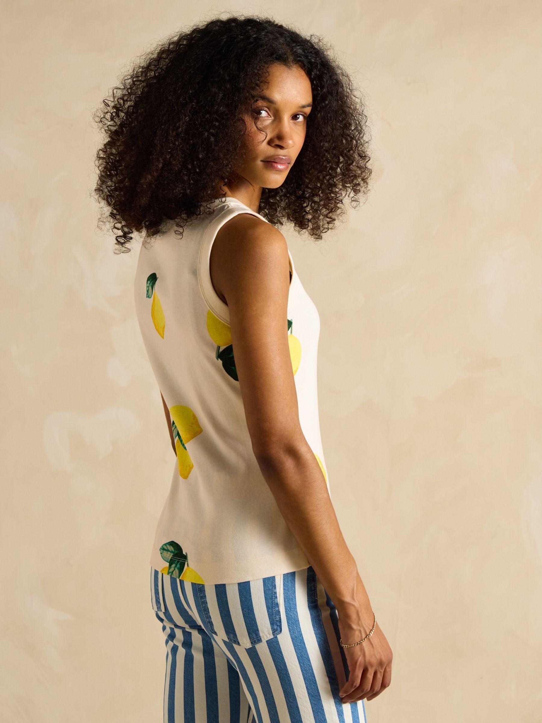 Premium Ribbed Lemon Jersey Printed Vest - Image 4 of 8
