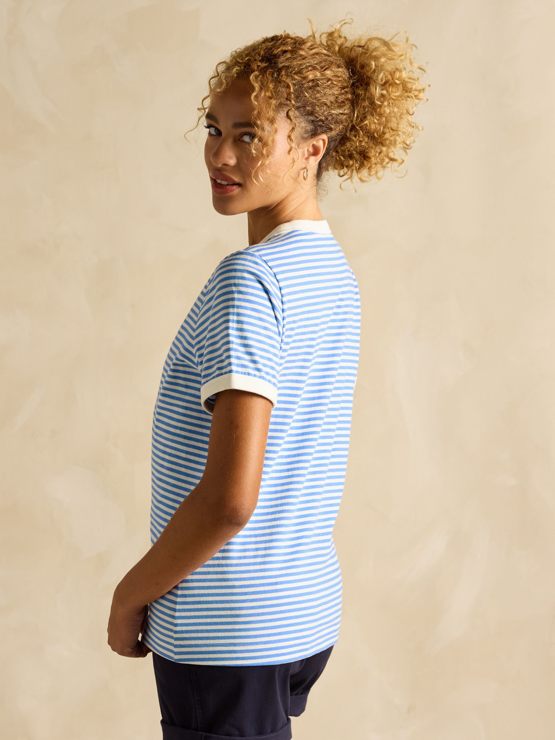 Kitsford Blue/White Embroidered T-Shirt - Image 2 of 6