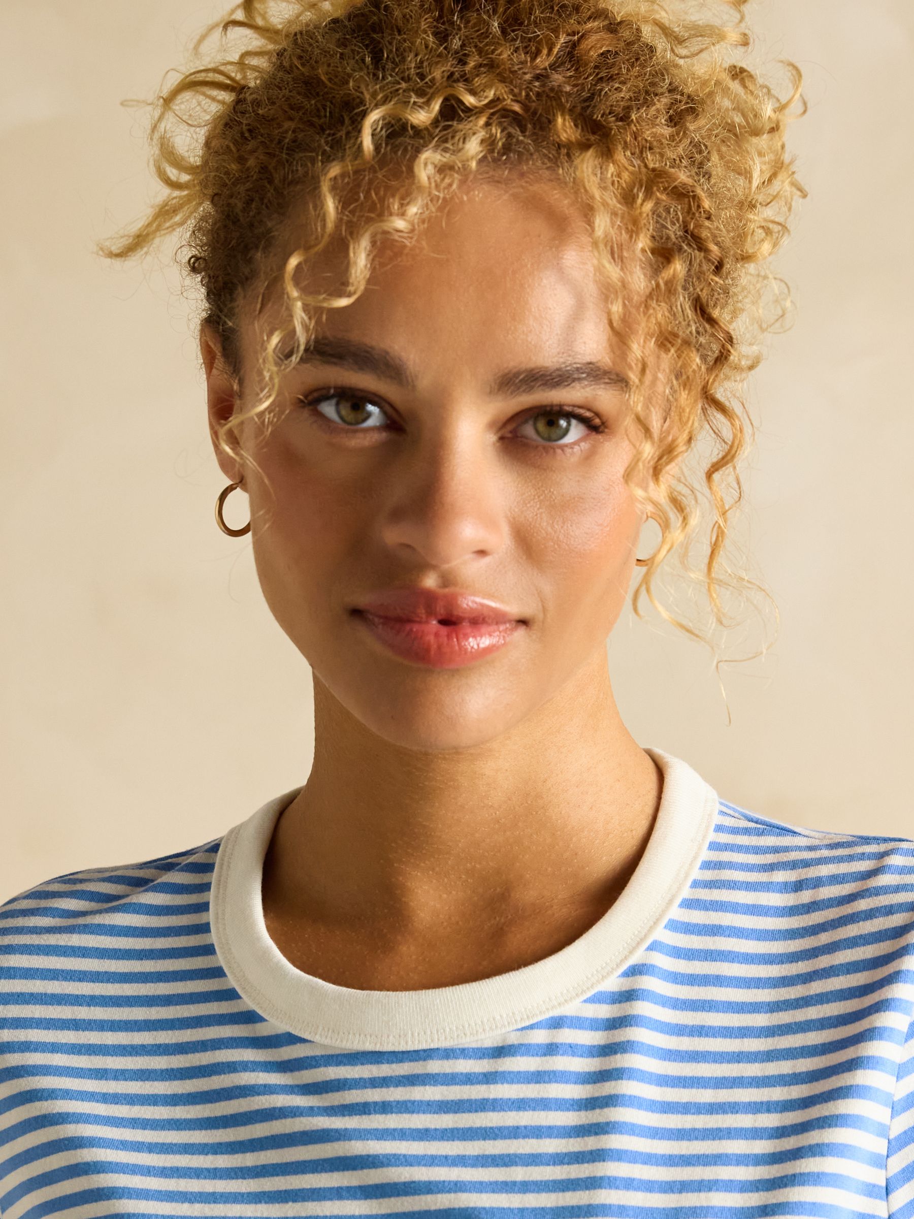 Kitsford Blue/White Embroidered T-Shirt - Image 5 of 6
