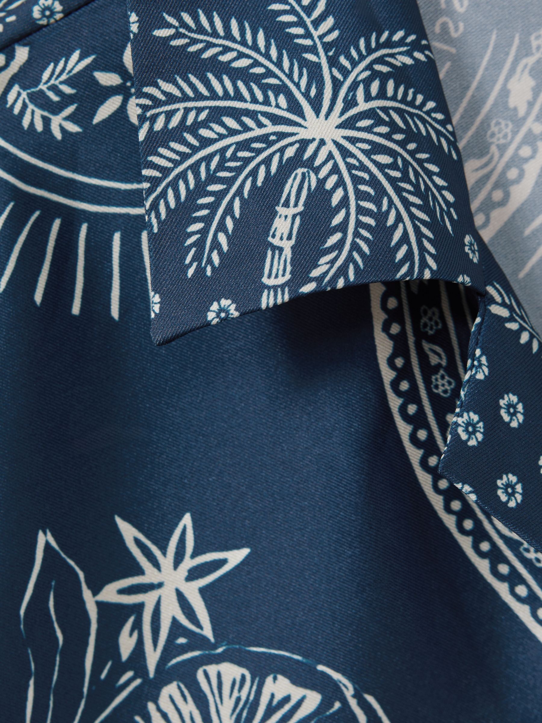 Reiss | Ché Printed Cuban Collar Shirt in Navy/White - Image 4 of 5