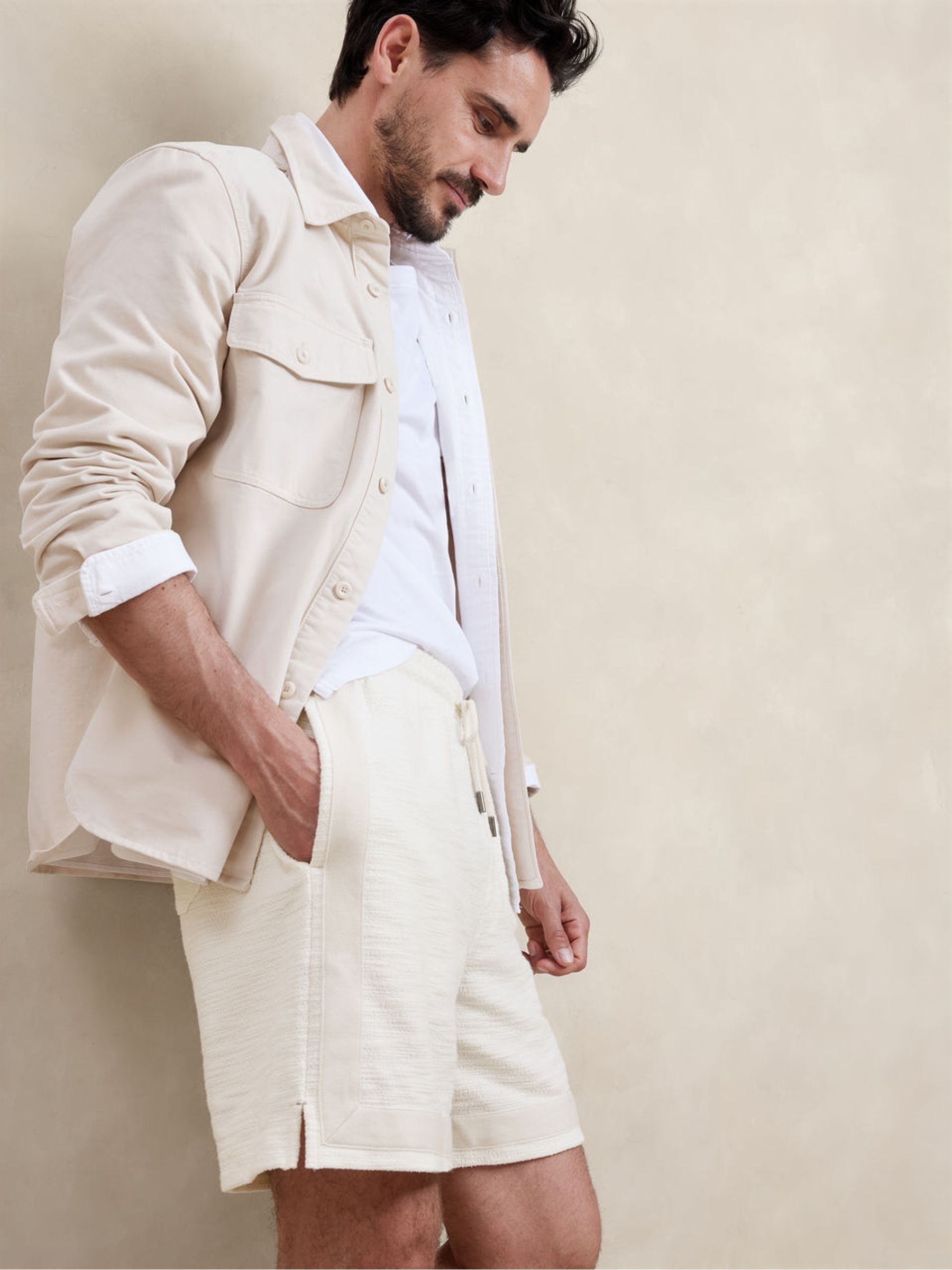 Banana Republic Beige Cream Slub Boucle Pull On Shorts - Image 3 of 4