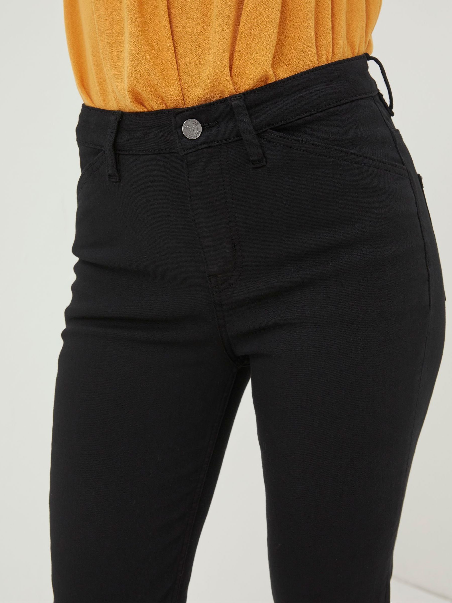 Black Sway Capri Jeans - Image 3 of 5