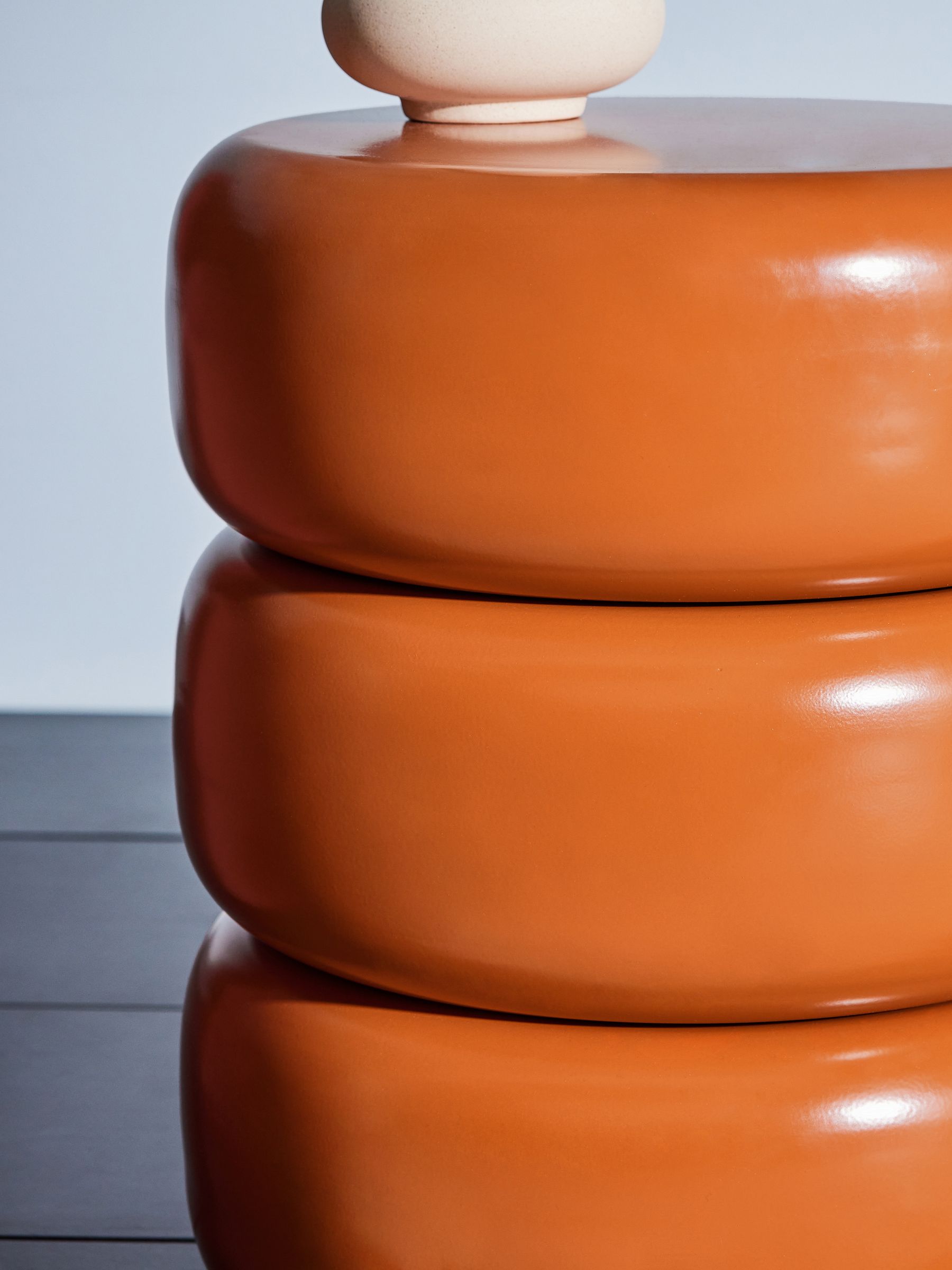 Coen Side Table in Orange - Image 3 of 5