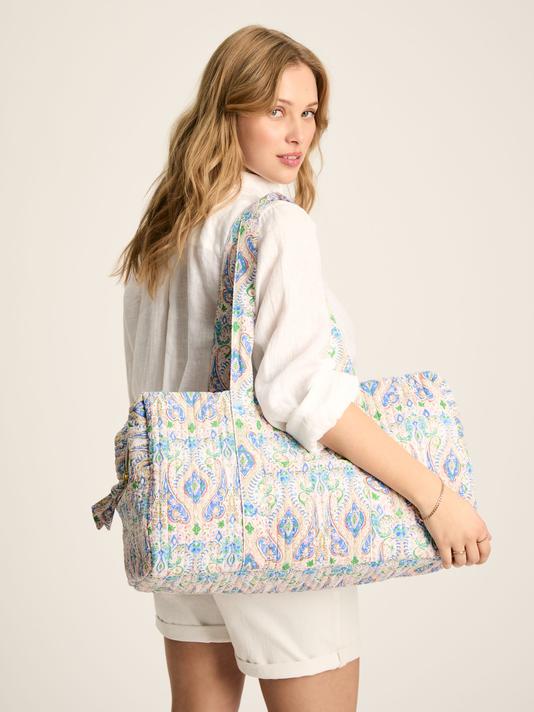 Dolly Blue Paisley Weekend Bag - Image 7 of 7