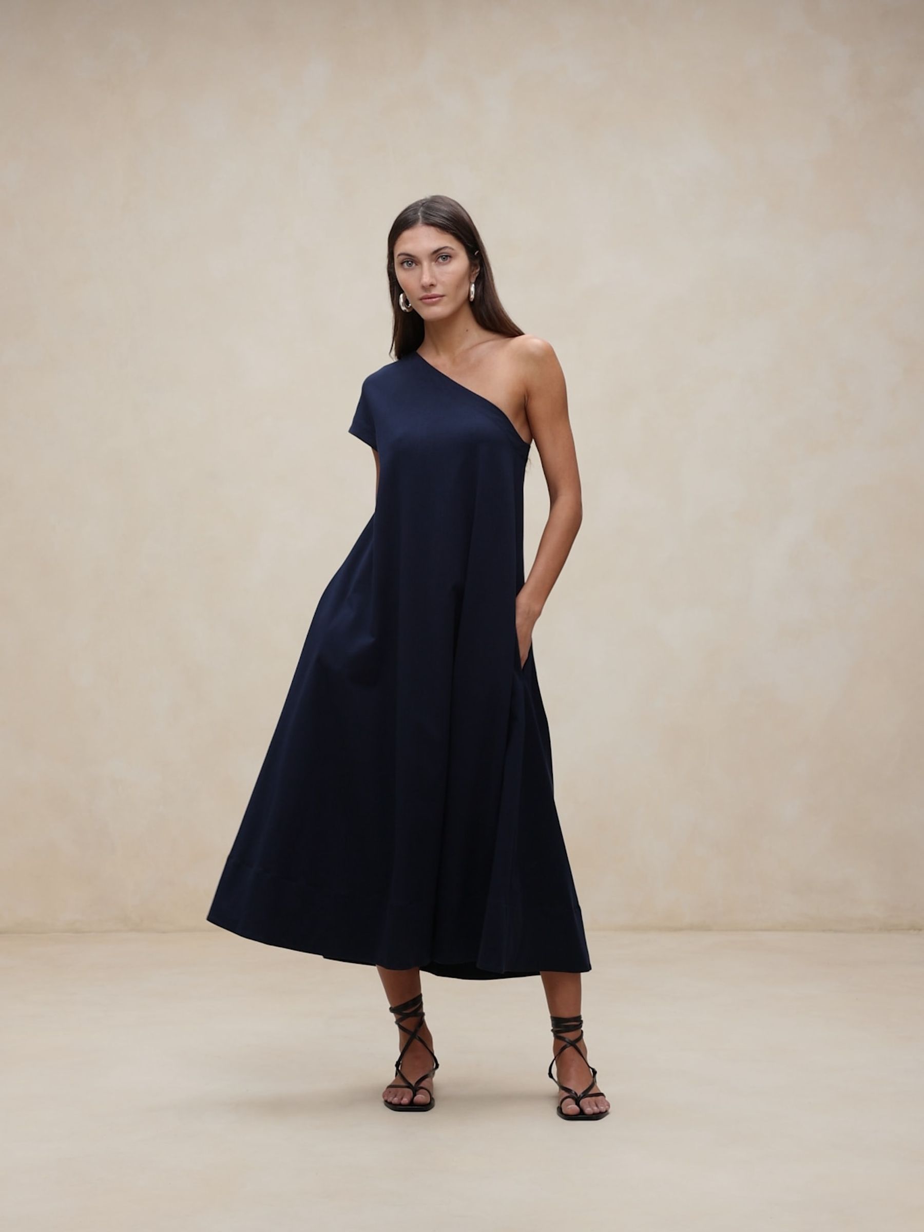Off shoulder Pleats knit dress – L'AUBE BLANC