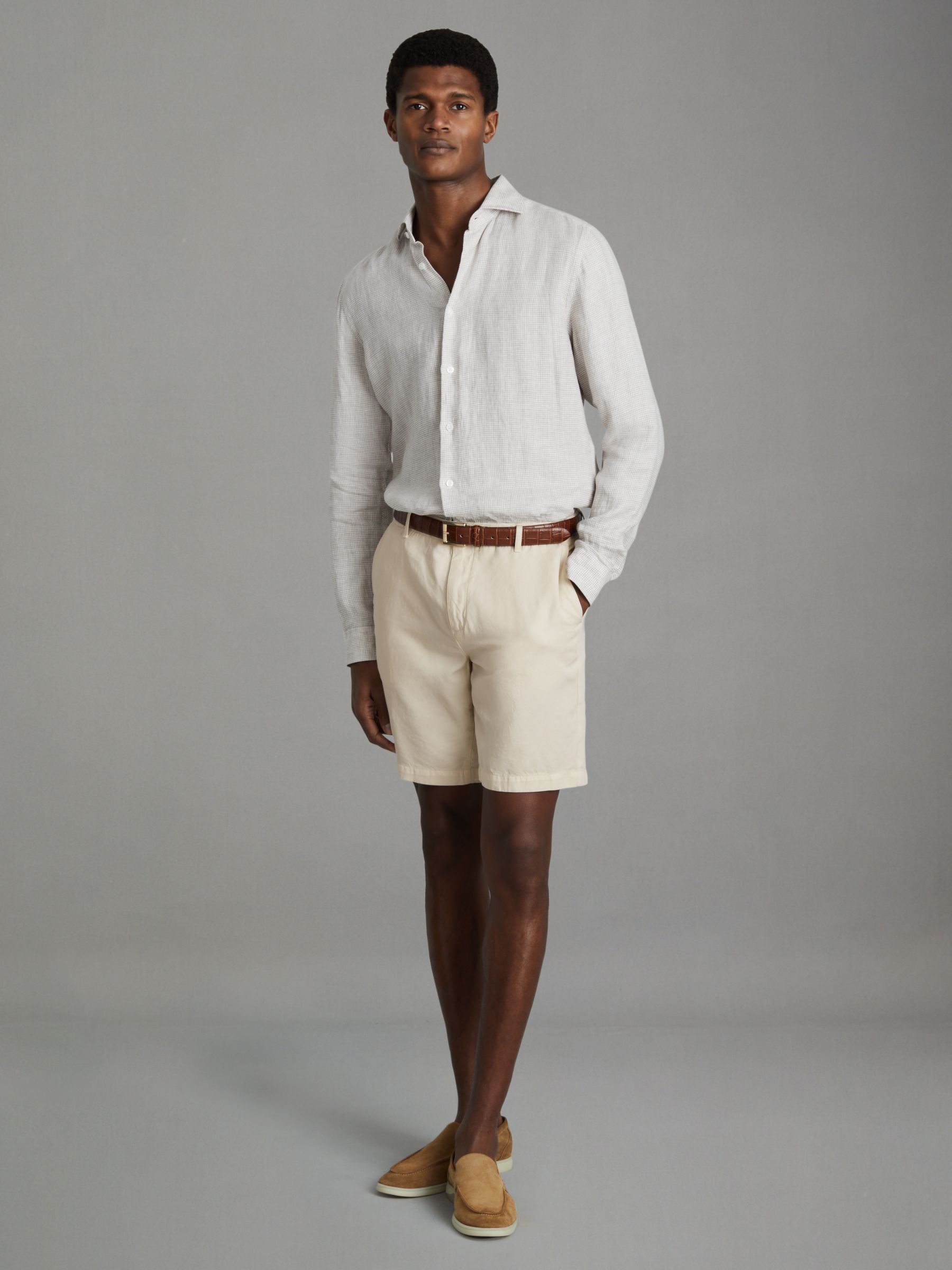 Cotton Linen Blend Internal Drawstring Shorts in Off White - Image 3 of 6