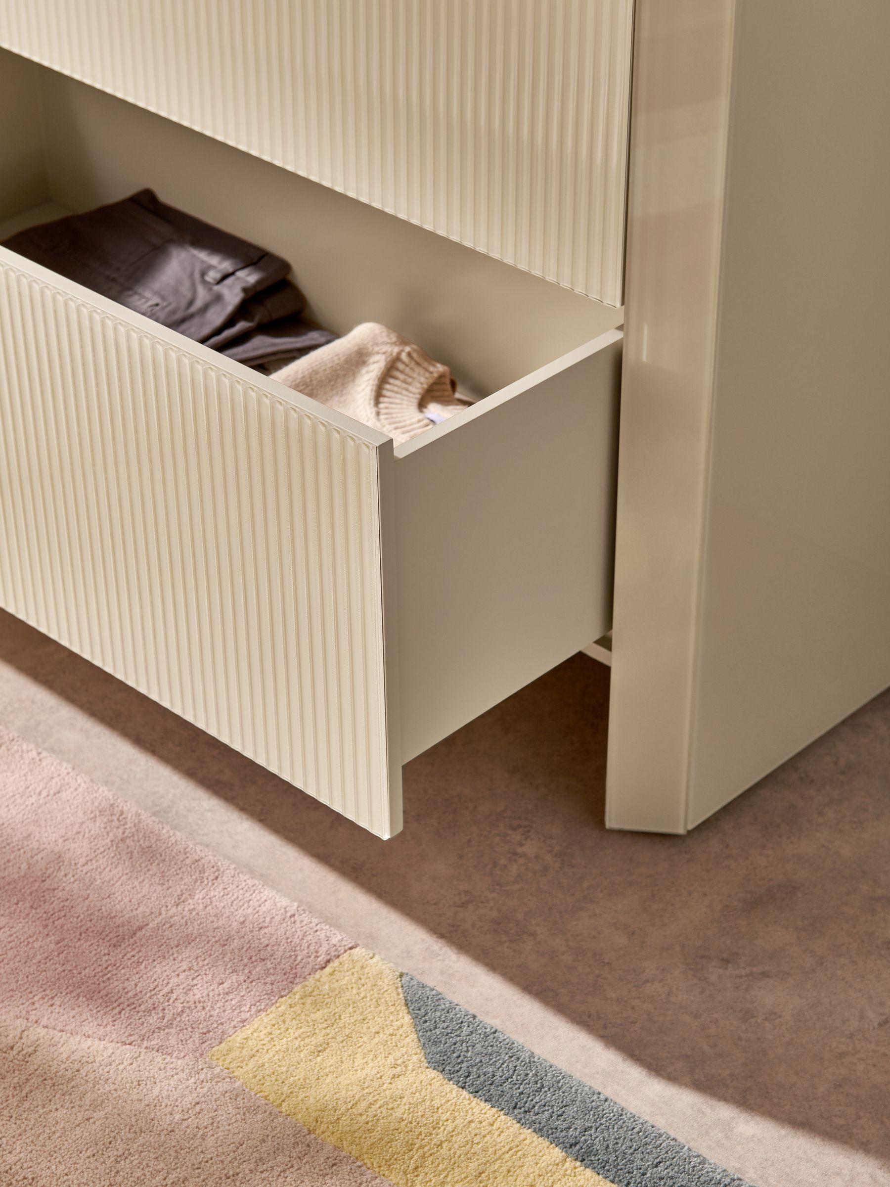 Eleni 3 Drawer Chest of Drawers in Ecru White - Image 2 of 4