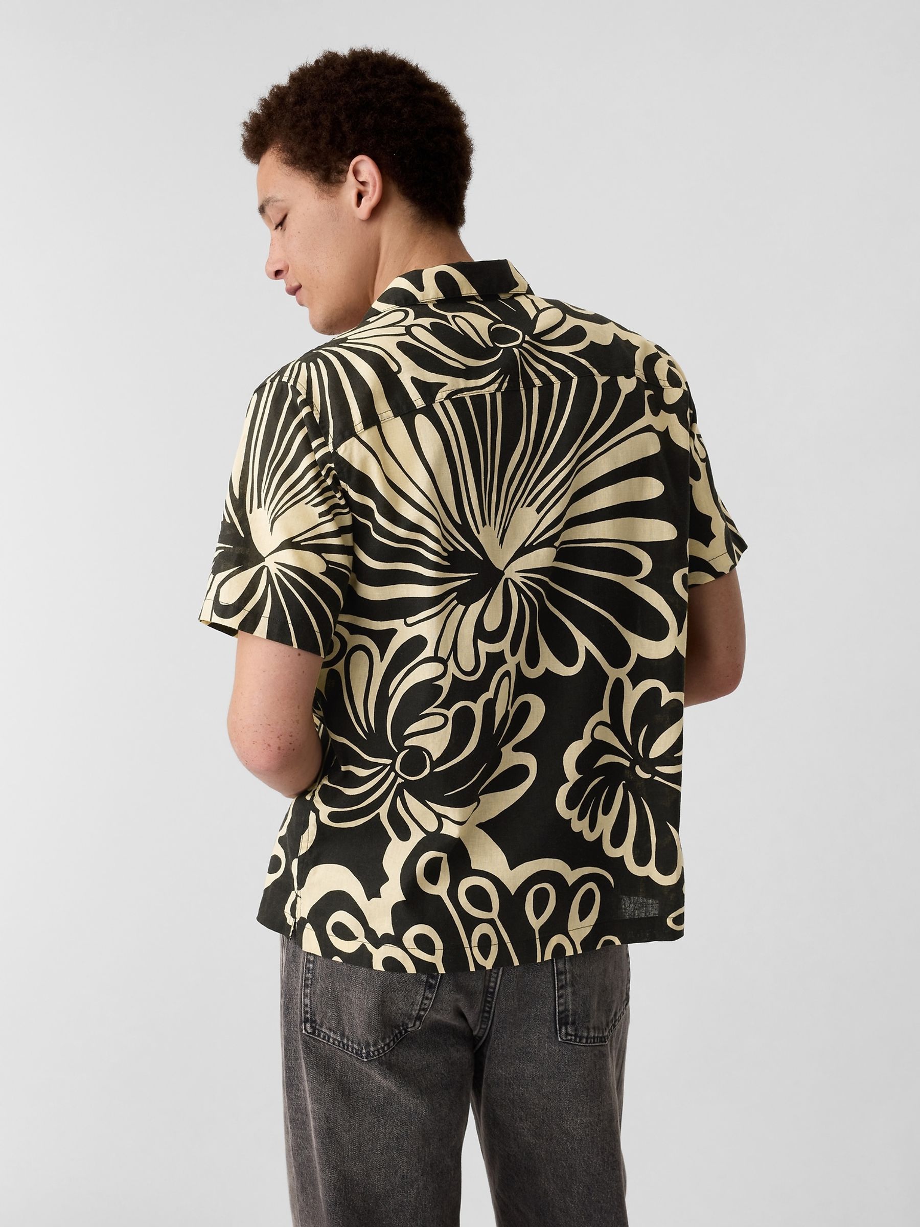 Black Floral Linen Blend Regular Fit Short Sleeve Holiday Shirt - Image 2 of 4