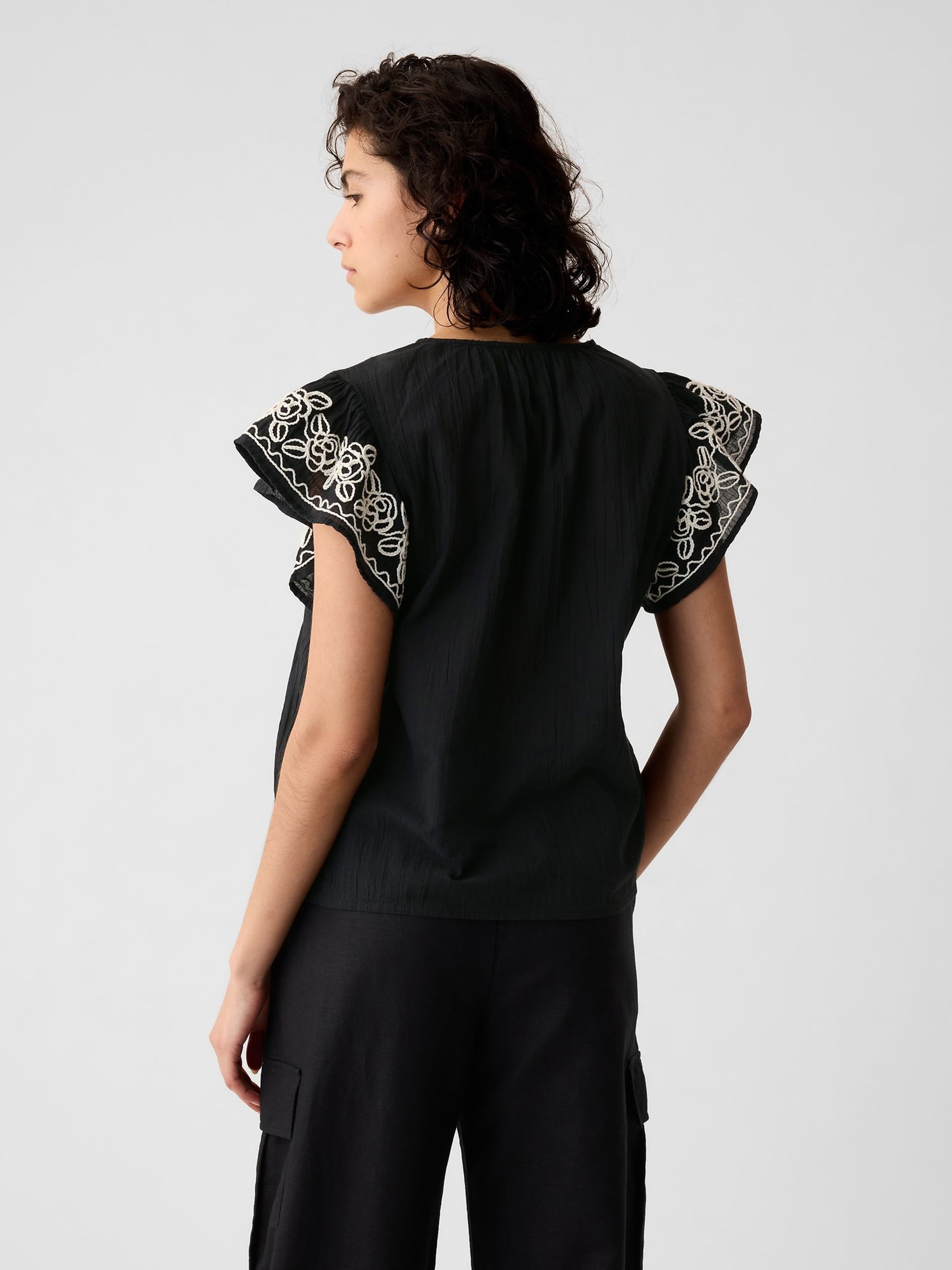 Black Crinkle Gauze Embroidered Cropped Shirt - Image 2 of 5