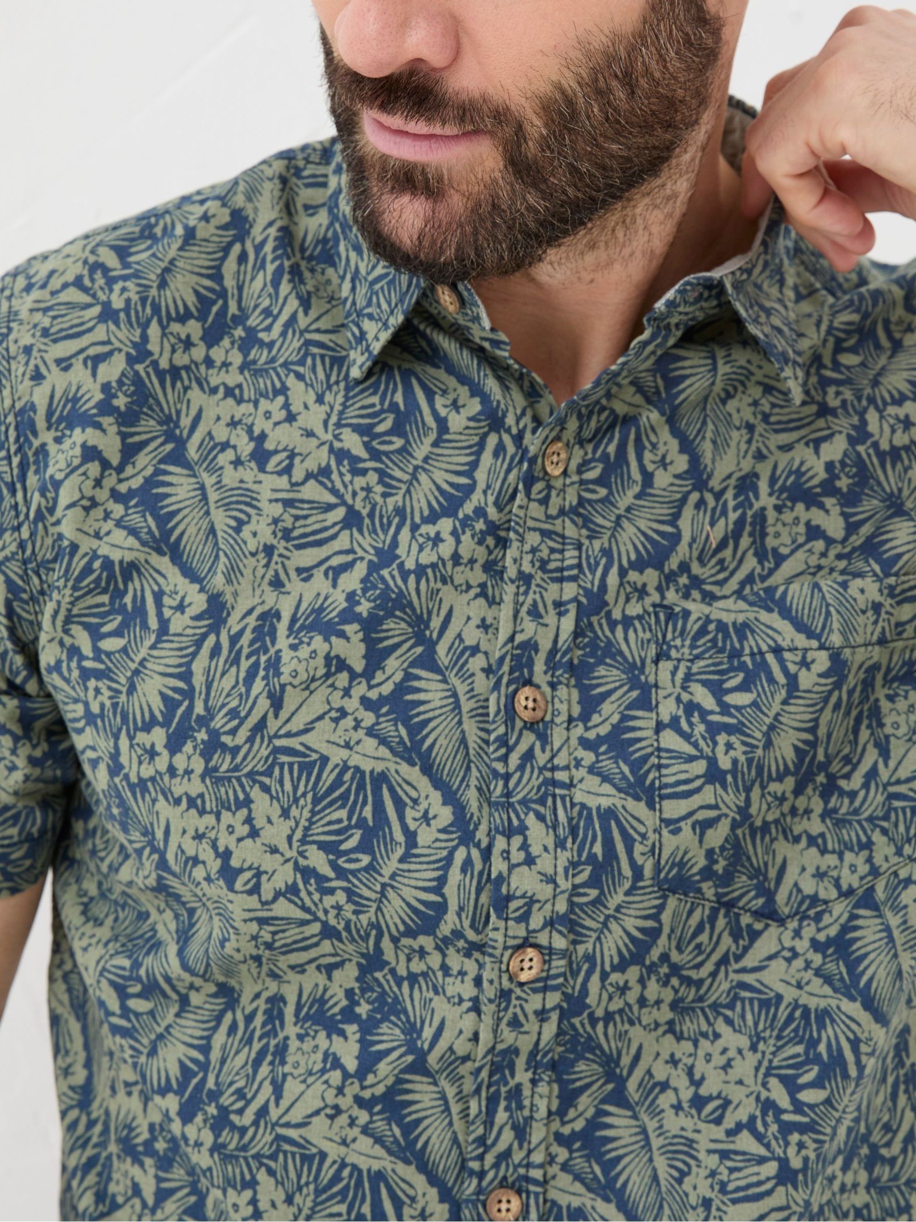 Green Short Sleeve Jungle Print Shirt - Image 3 of 5
