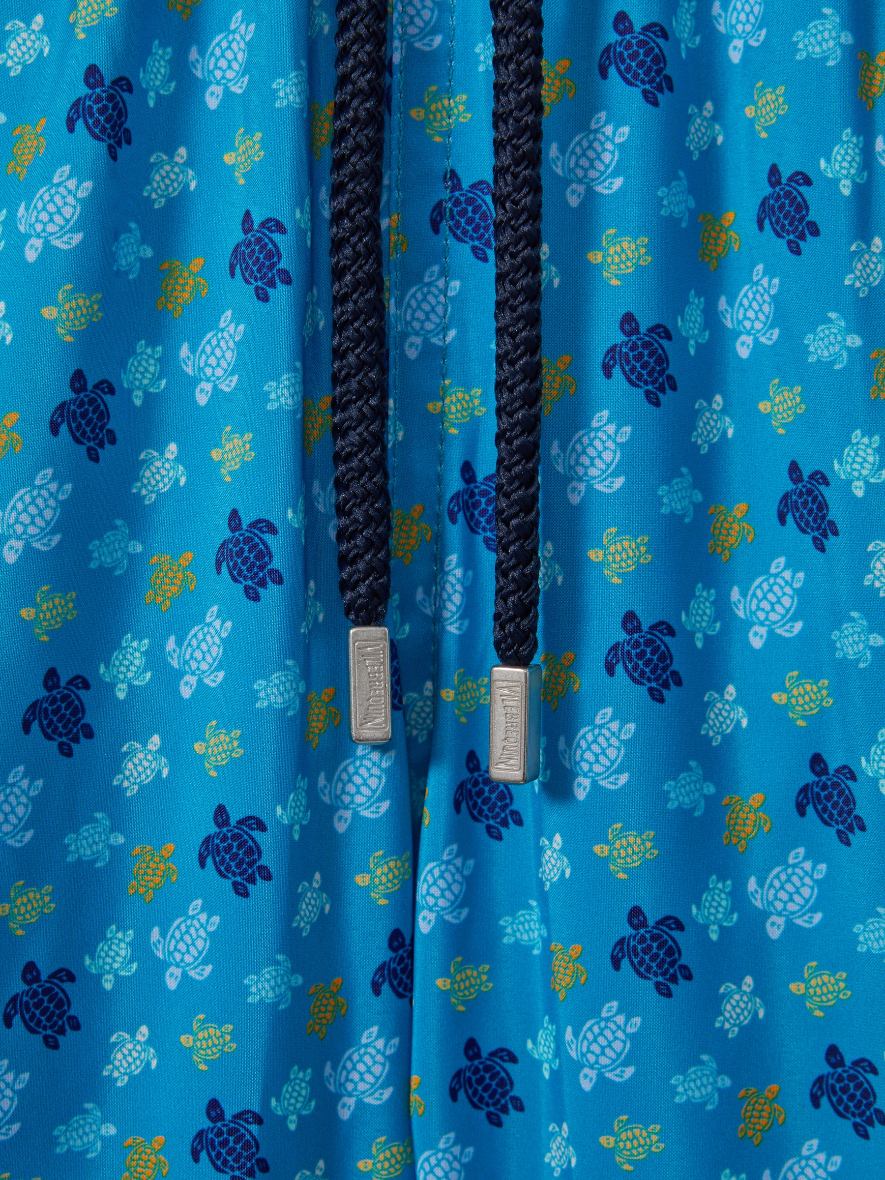 Vilebrequin Foldable Turtle Print Swim Shorts in Bleu Hawai - Image 2 of 2