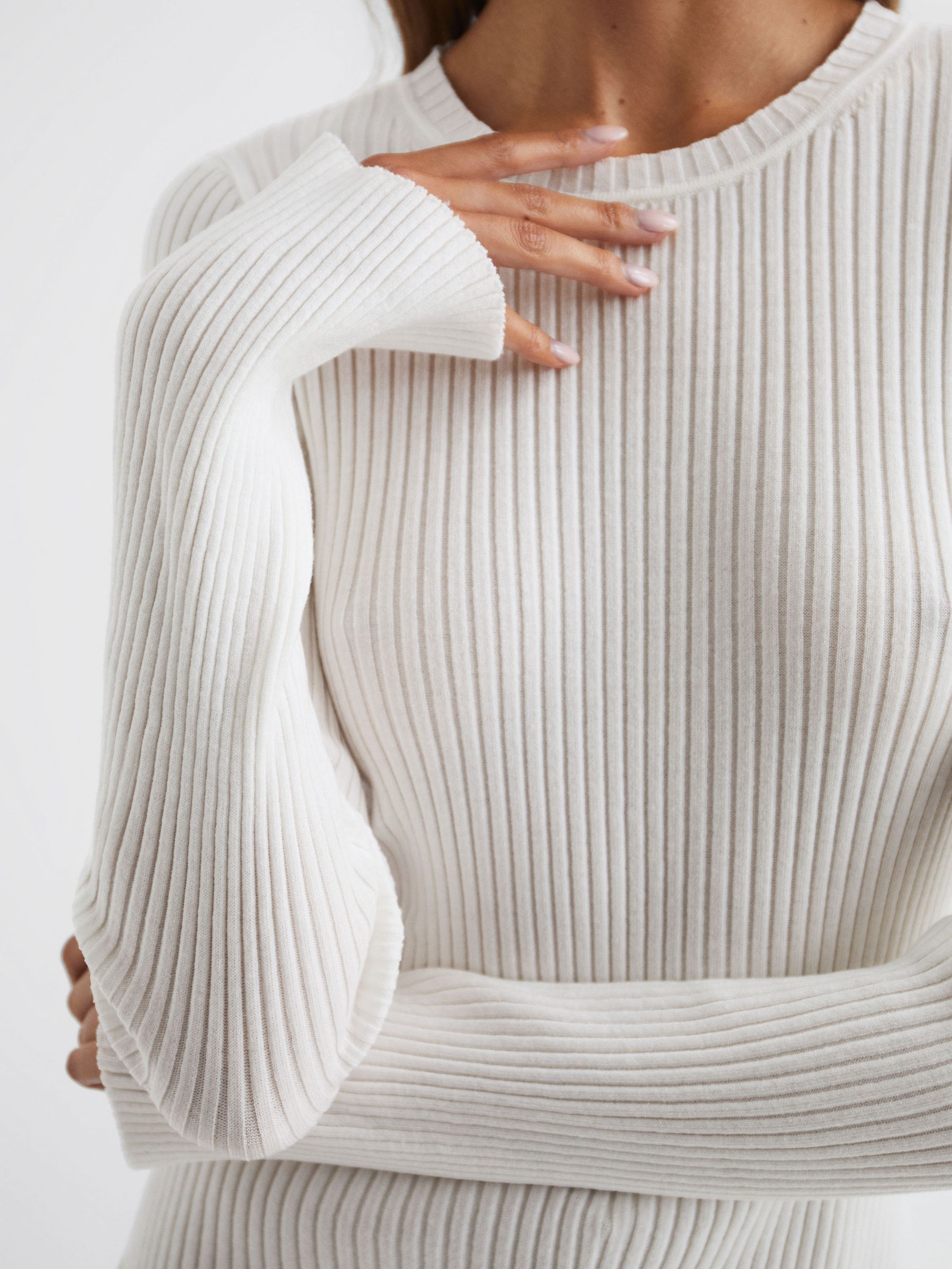 Slim Fit Ribbed Crew Neck Split Sleeve Jumper in Cream - Image 4 of 6