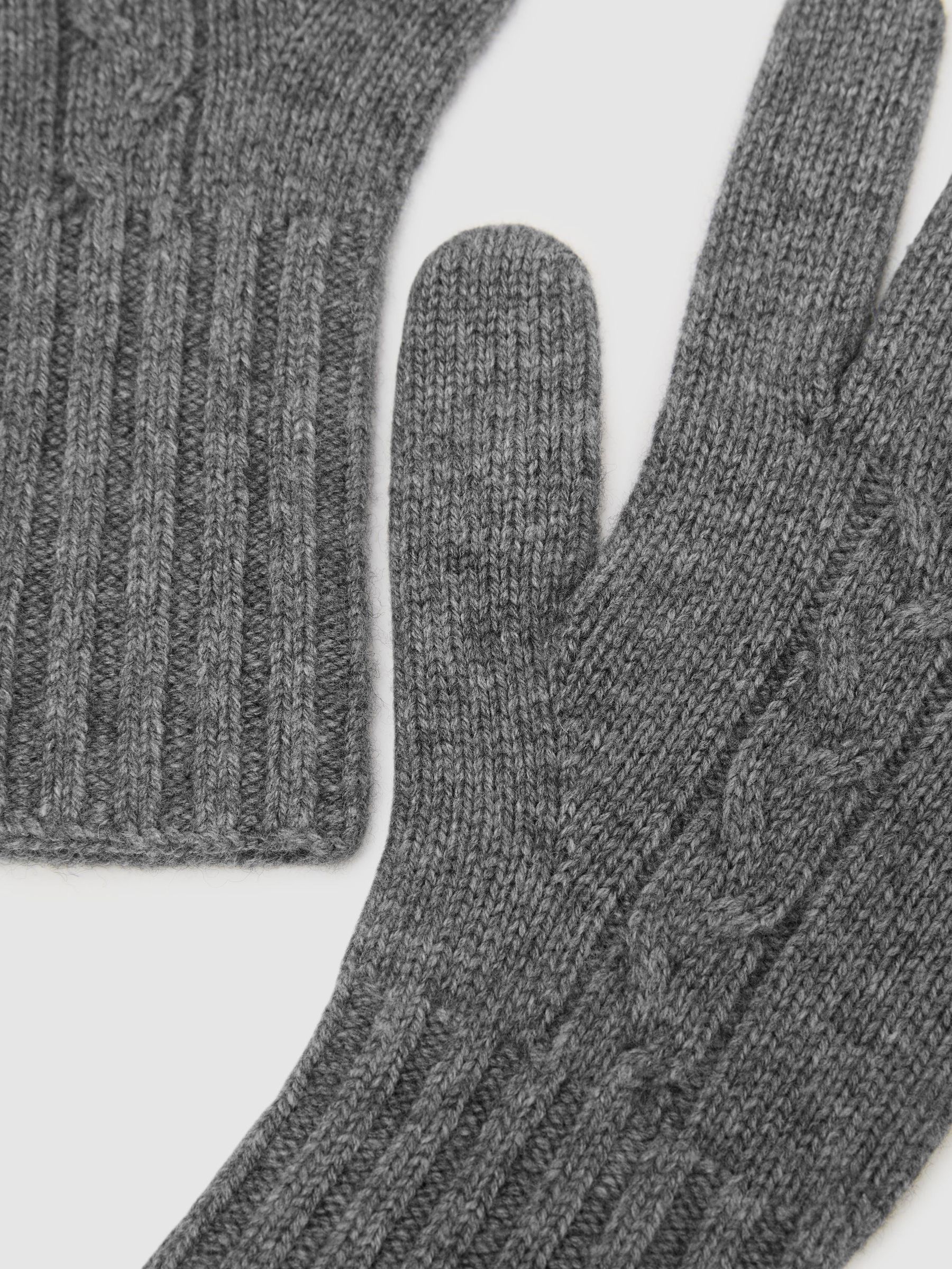 Wool-Blend Cable-Knit Gloves with Cashmere in Grey - صورة 3 من 3