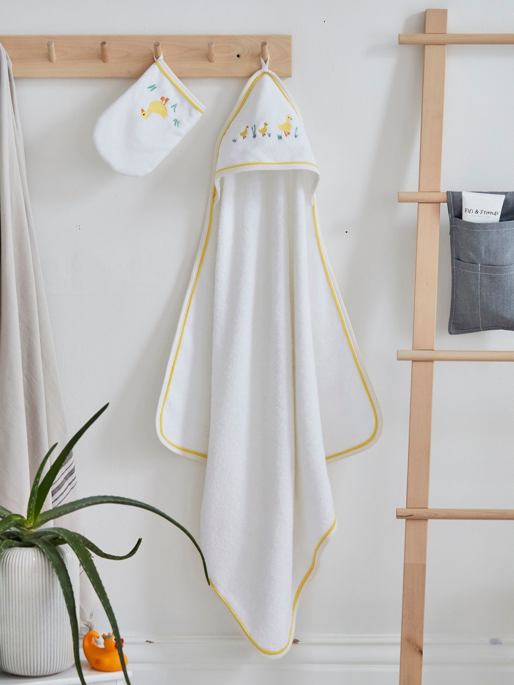 Duck Hooded Towel & Wash Mitt - Image 5 of 7