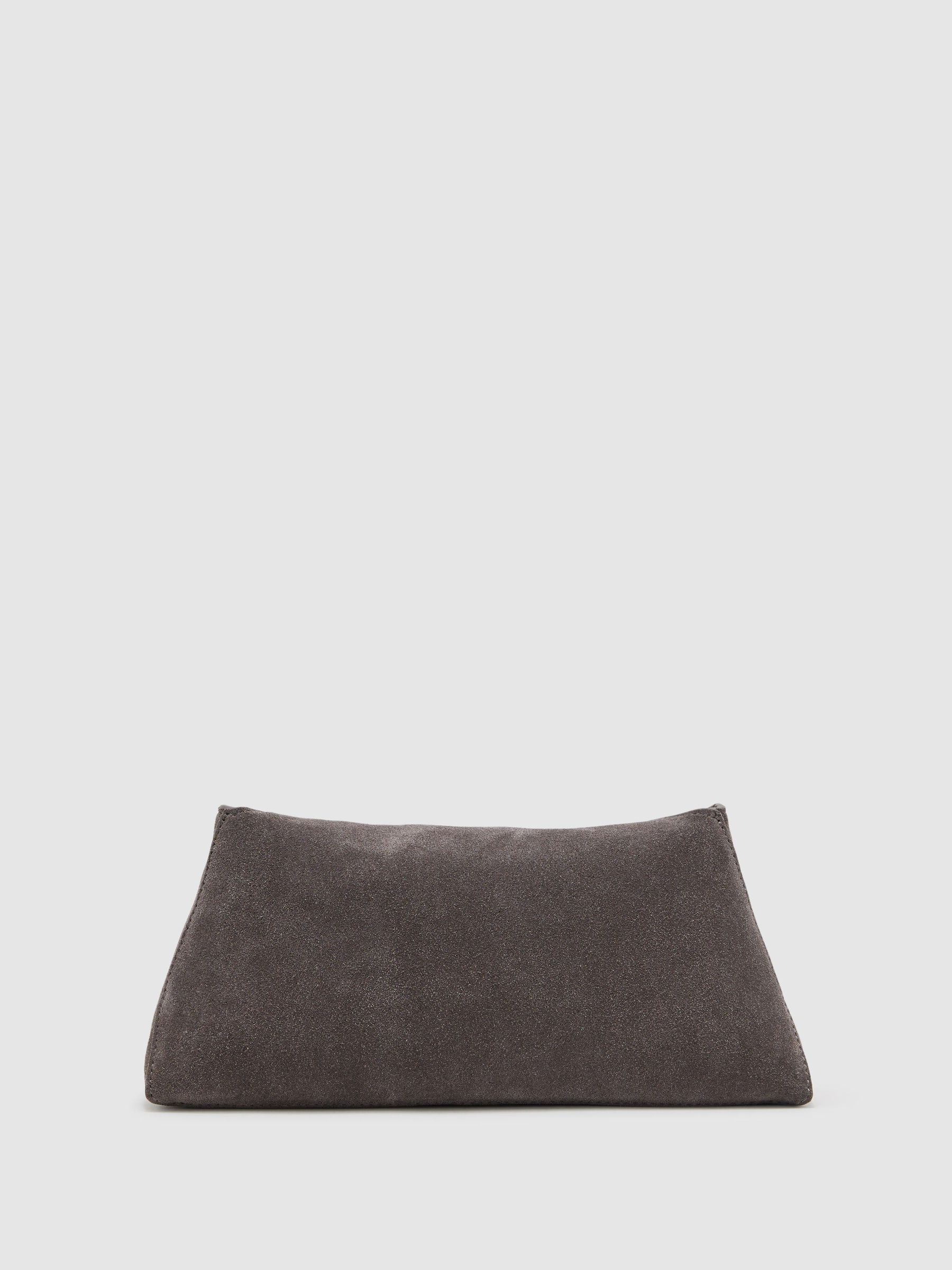 Suede Chain-Strap Clutch Bag in Grey - Obrázek 4 z 6