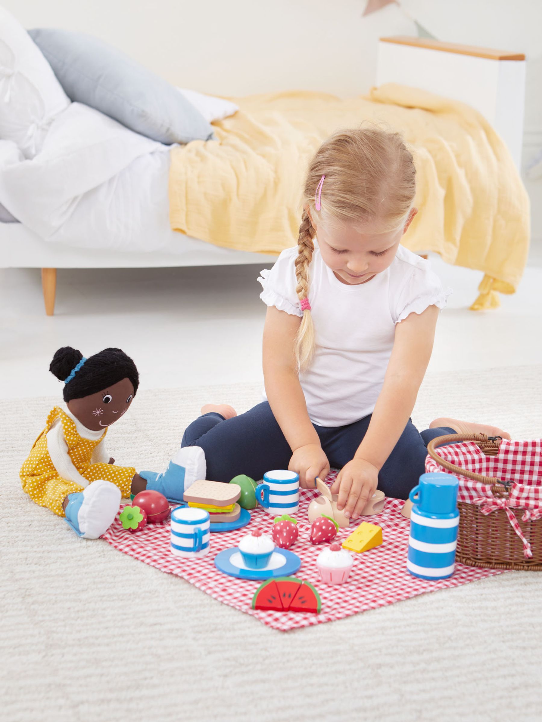 Picnic Basket with Wooden Food - Image 5 of 8
