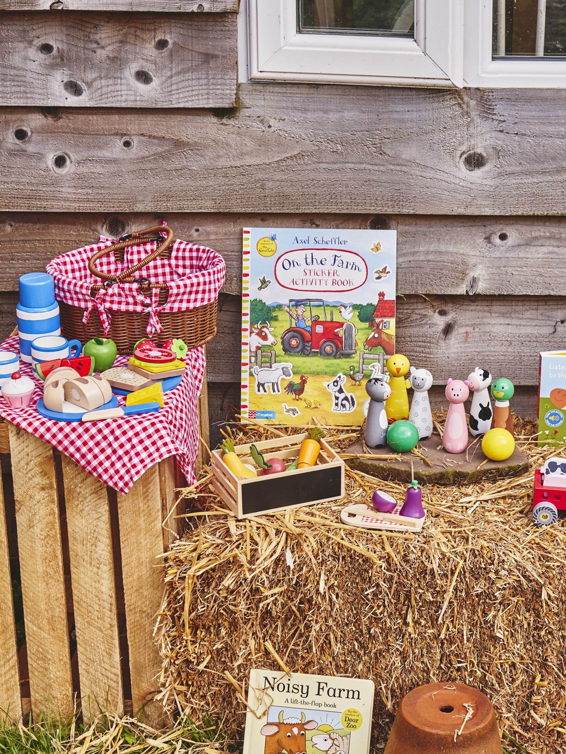 Picnic Basket with Wooden Food - Image 7 of 8
