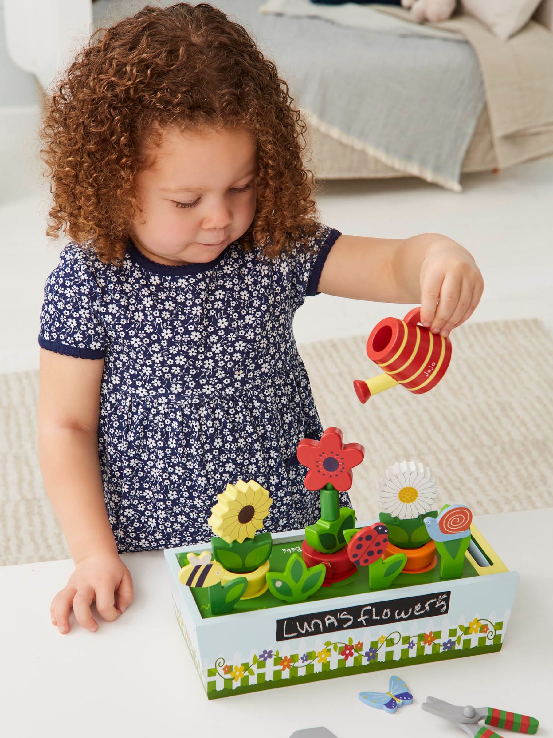 Wooden Stacking Flower Garden Set - Image 5 of 7