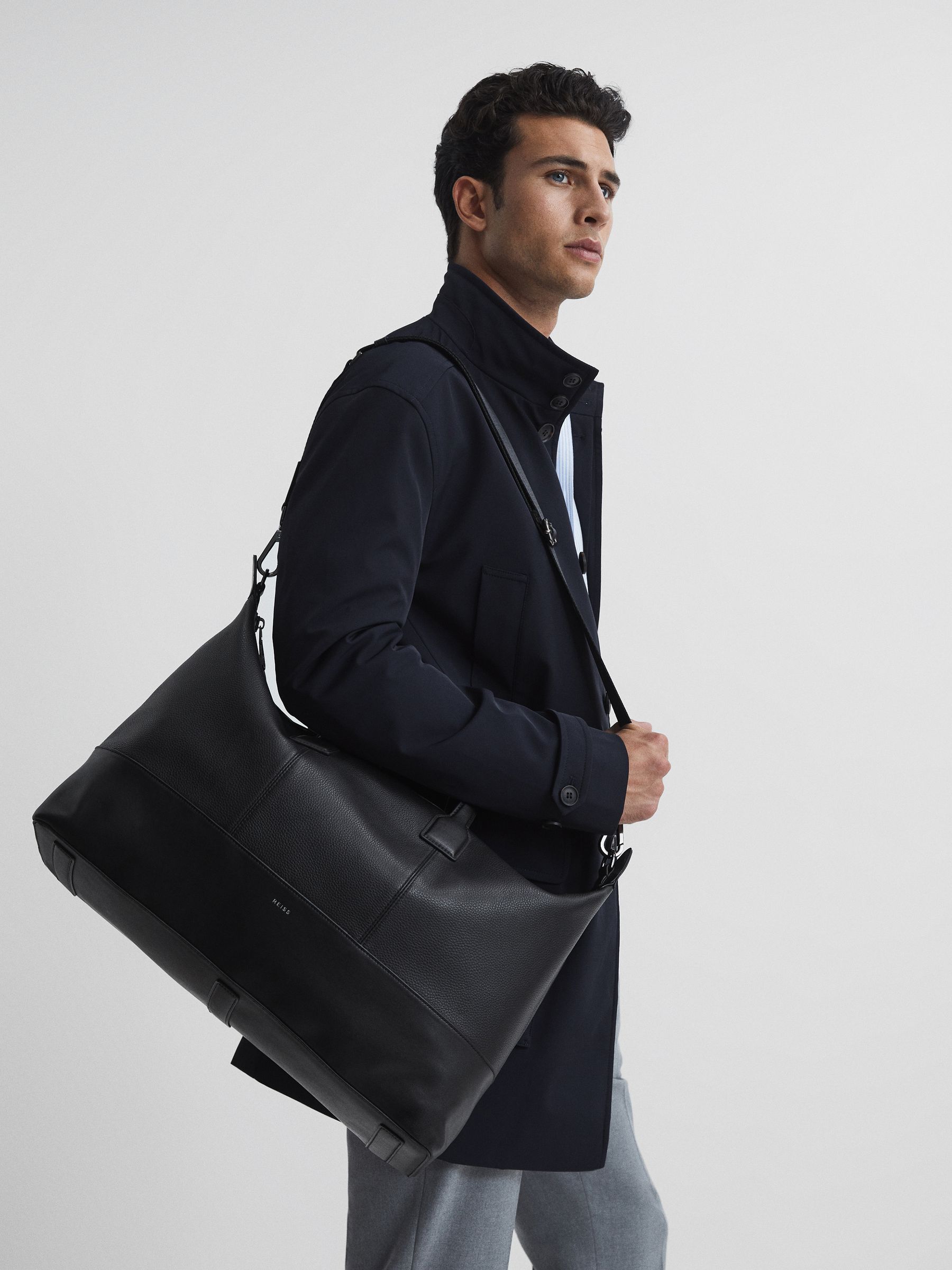 Leather Holdall in Black - Image 2 of 7 Leather Holdall in Black - Image 2 of 7