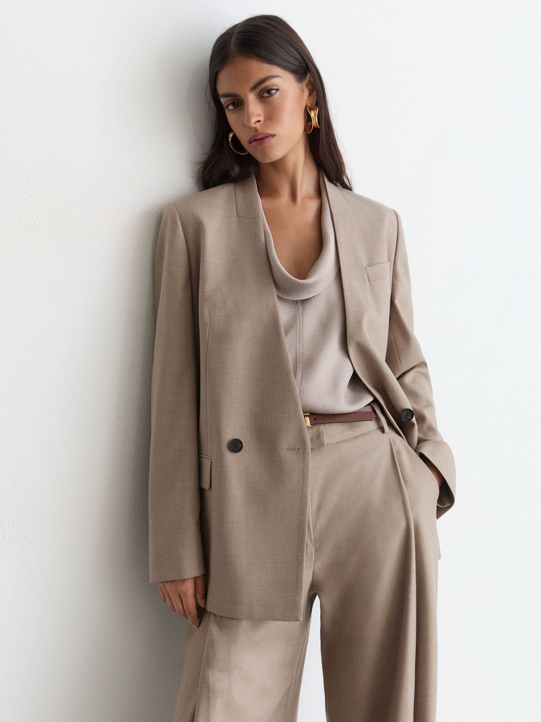 Blazer de costume sans col à double boutonnage en laine mélangée ton neutre petites tailles - Image 4 de 9