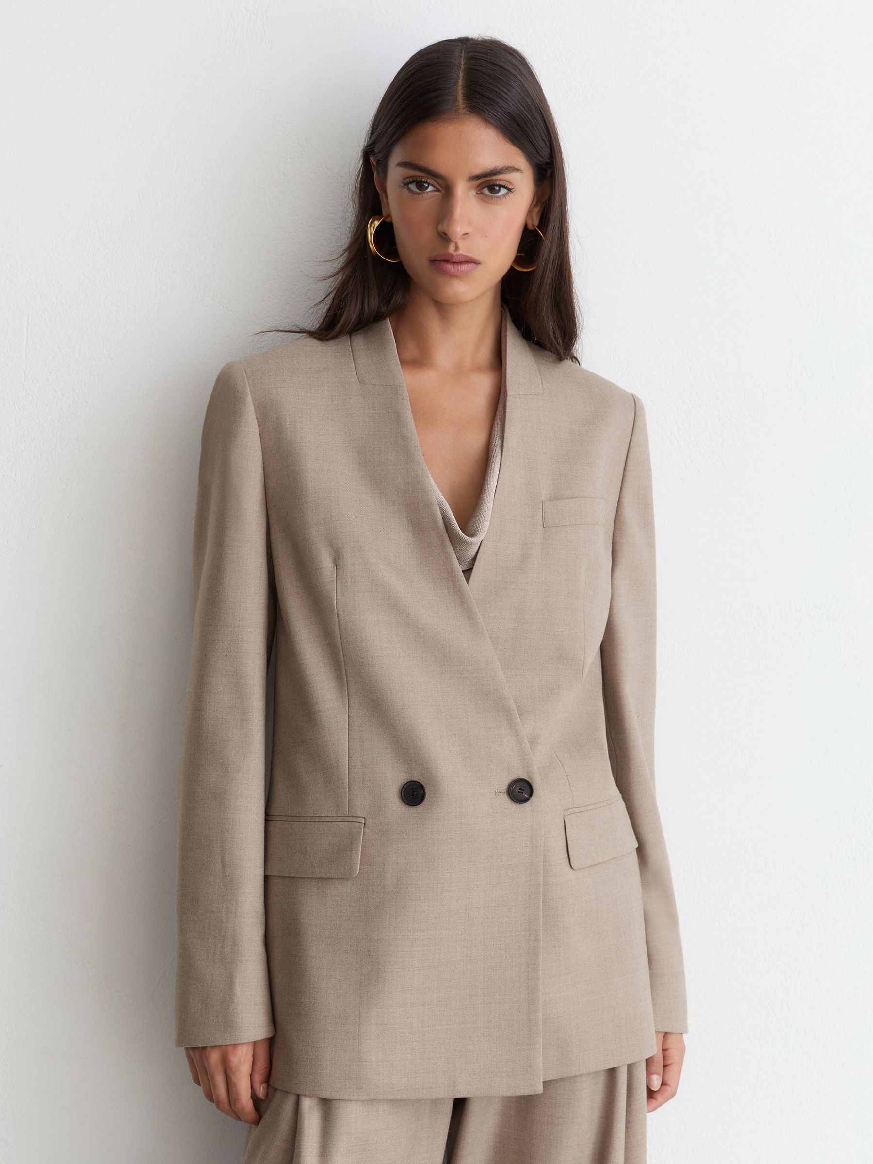 Blazer de costume sans col à double boutonnage en laine mélangée ton neutre petites tailles - Image 7 de 9