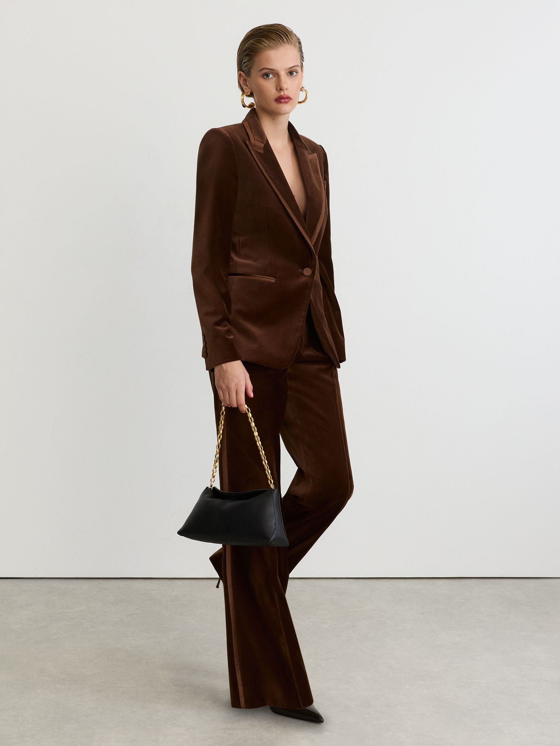 Pantalon de smoking évasé en velours marron moka pour petites tailles - Image 7 de 9