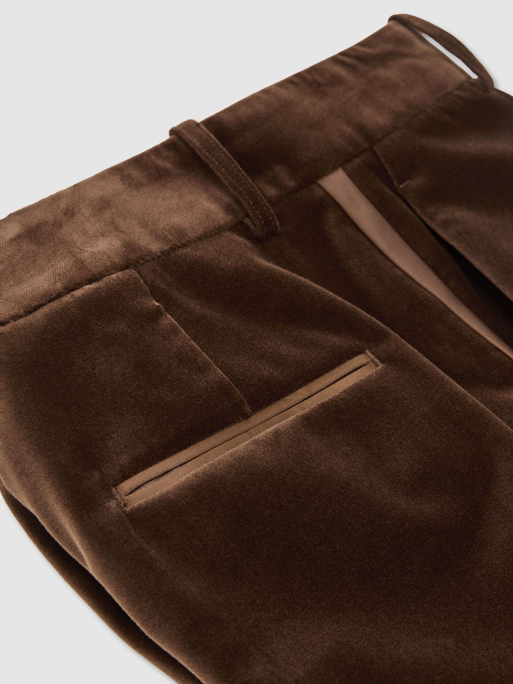 Pantalon de smoking évasé en velours marron moka pour petites tailles - Image 8 de 9
