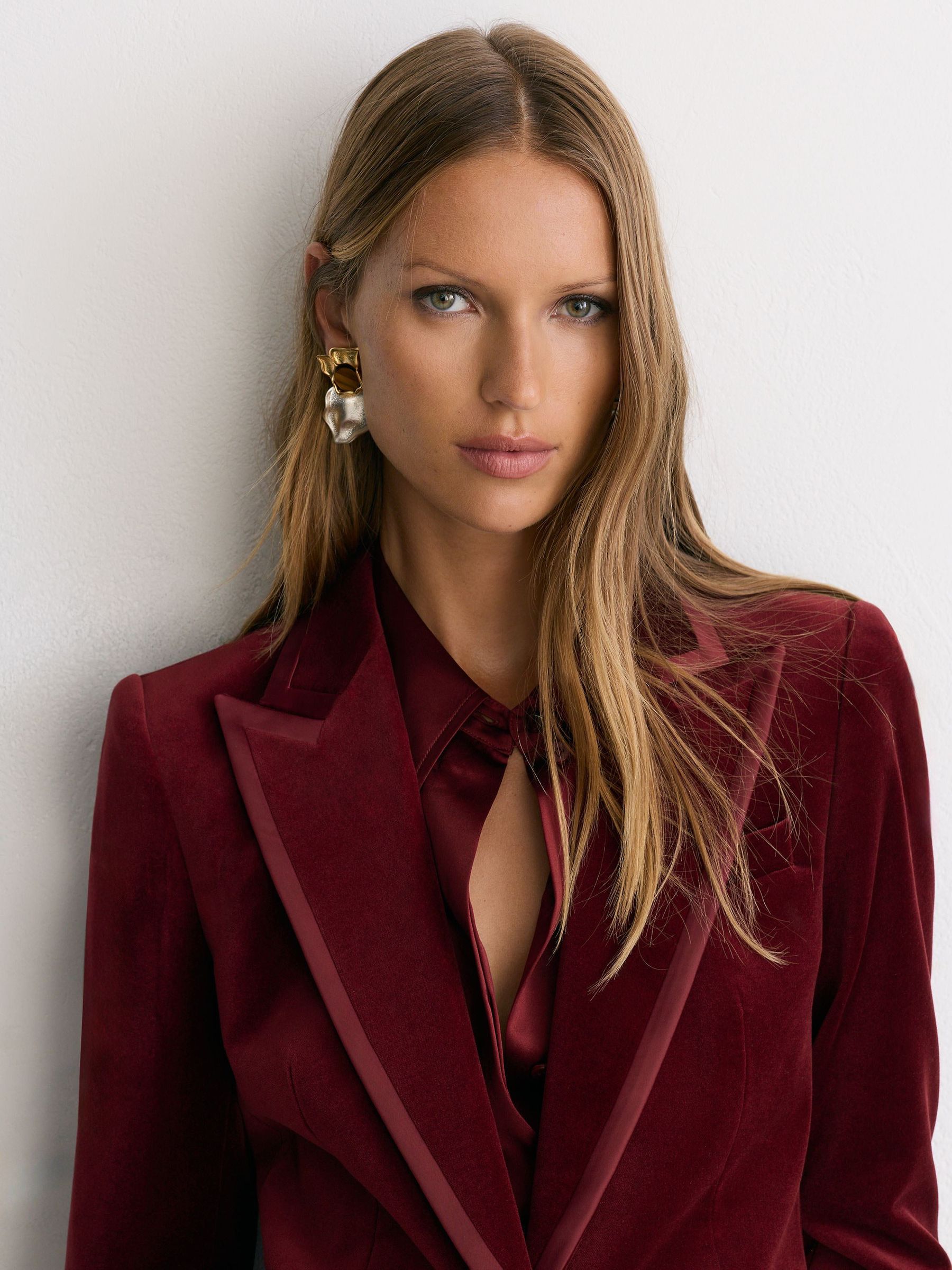 Tall Velvet Satin-Trim Single-Breasted Suit Blazer in Dark Red - Image 5 of 9
