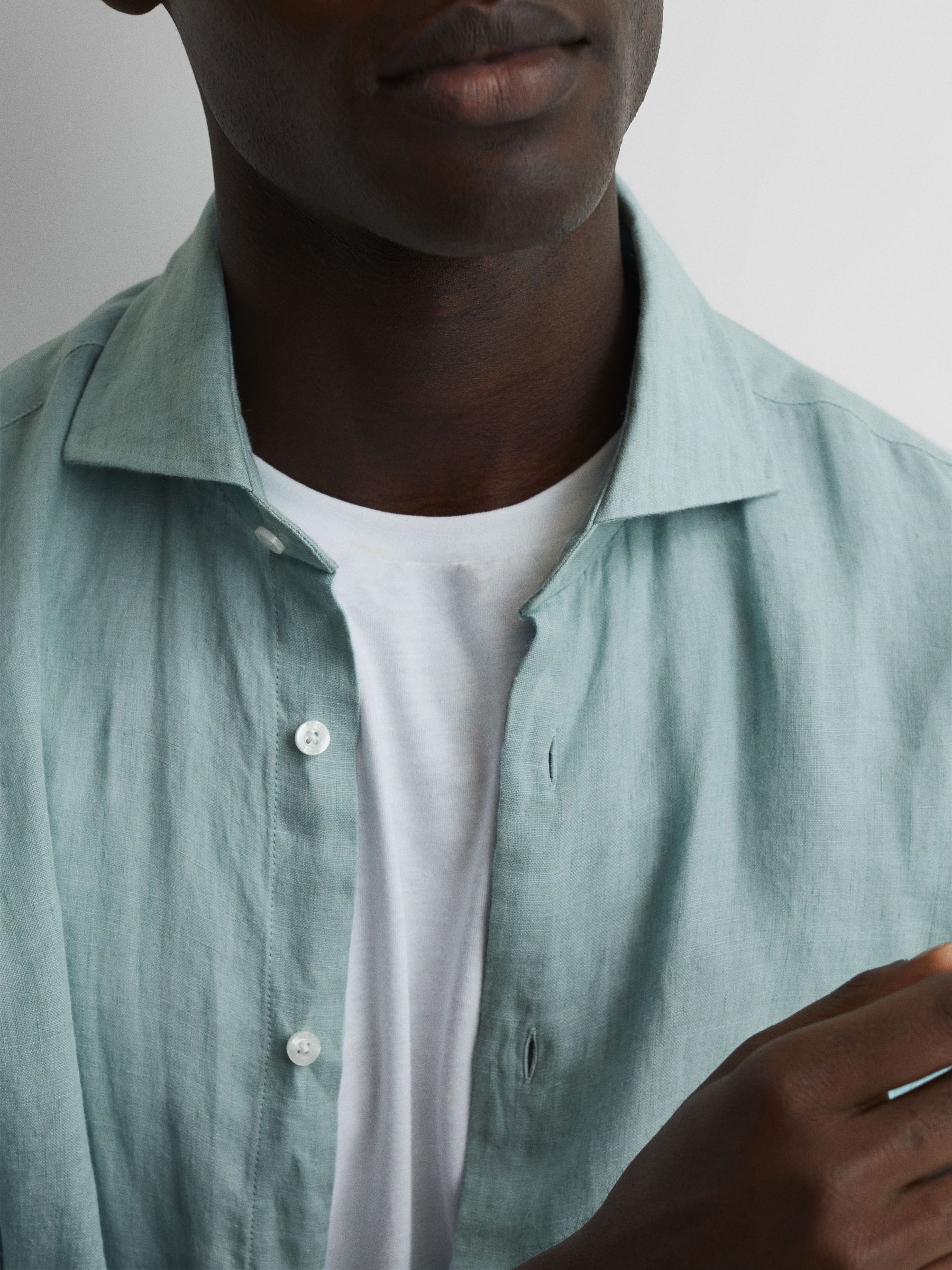 Linen Long Sleeve Shirt in Aquamarine - Image 4 of 6