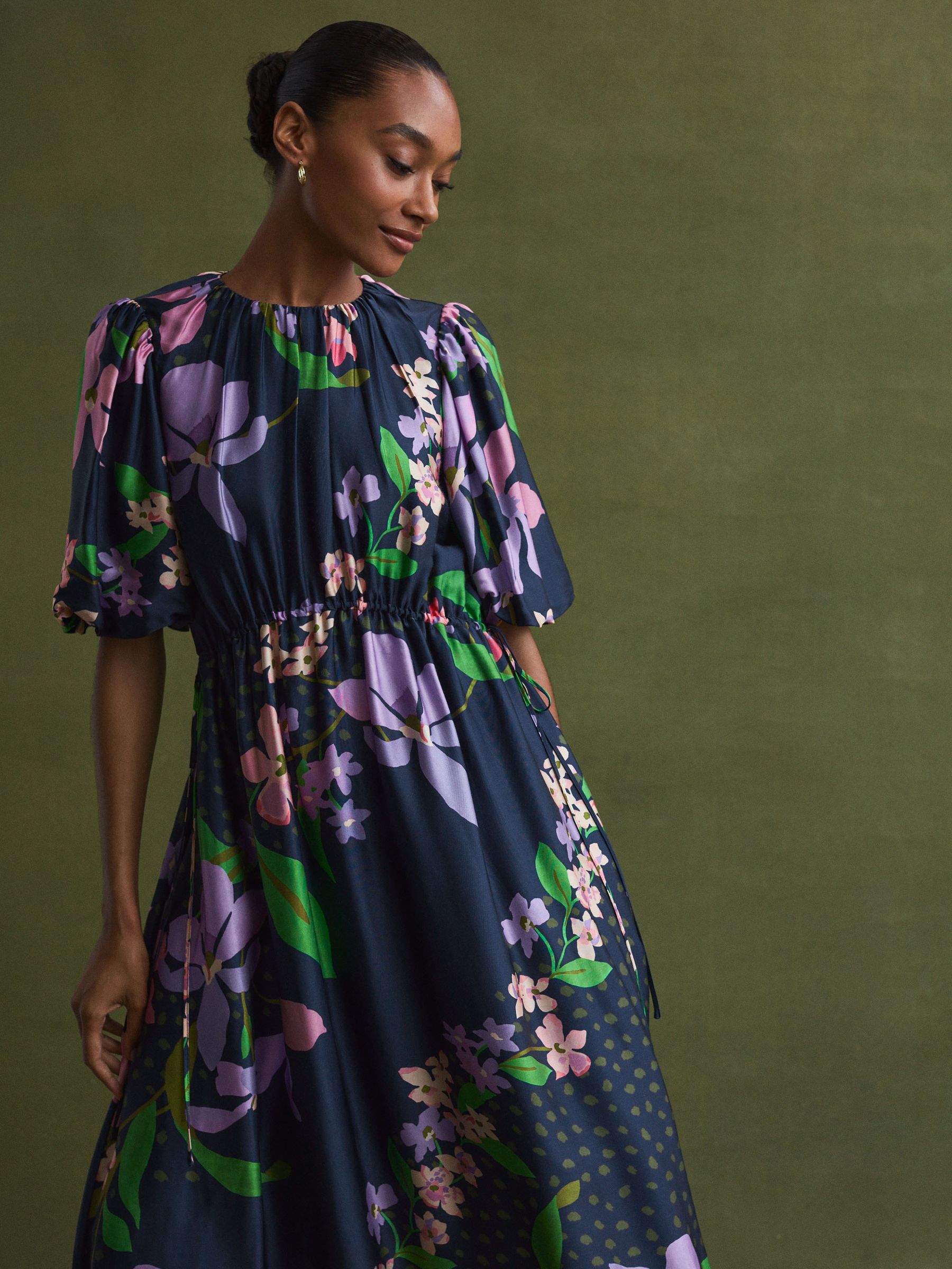 Florere Floral Puff Sleeve Midi Dress in Navy - Image 3 of 6