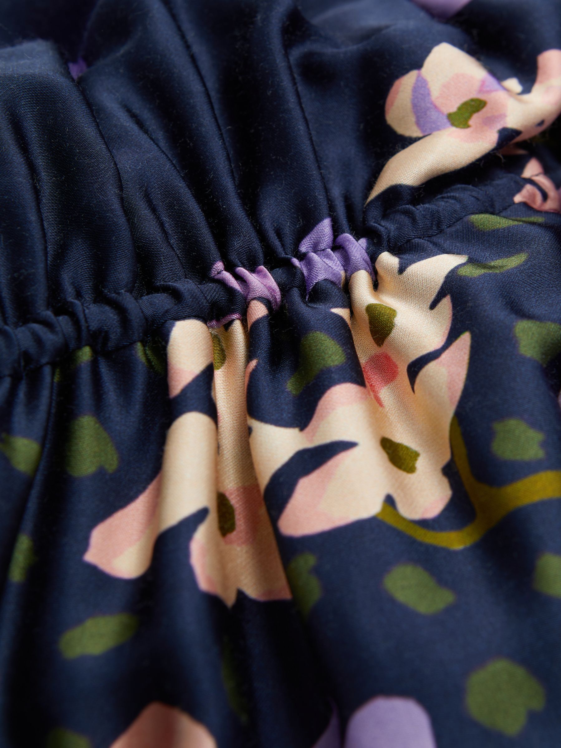 Florere Floral Puff Sleeve Midi Dress in Navy - Image 6 of 6