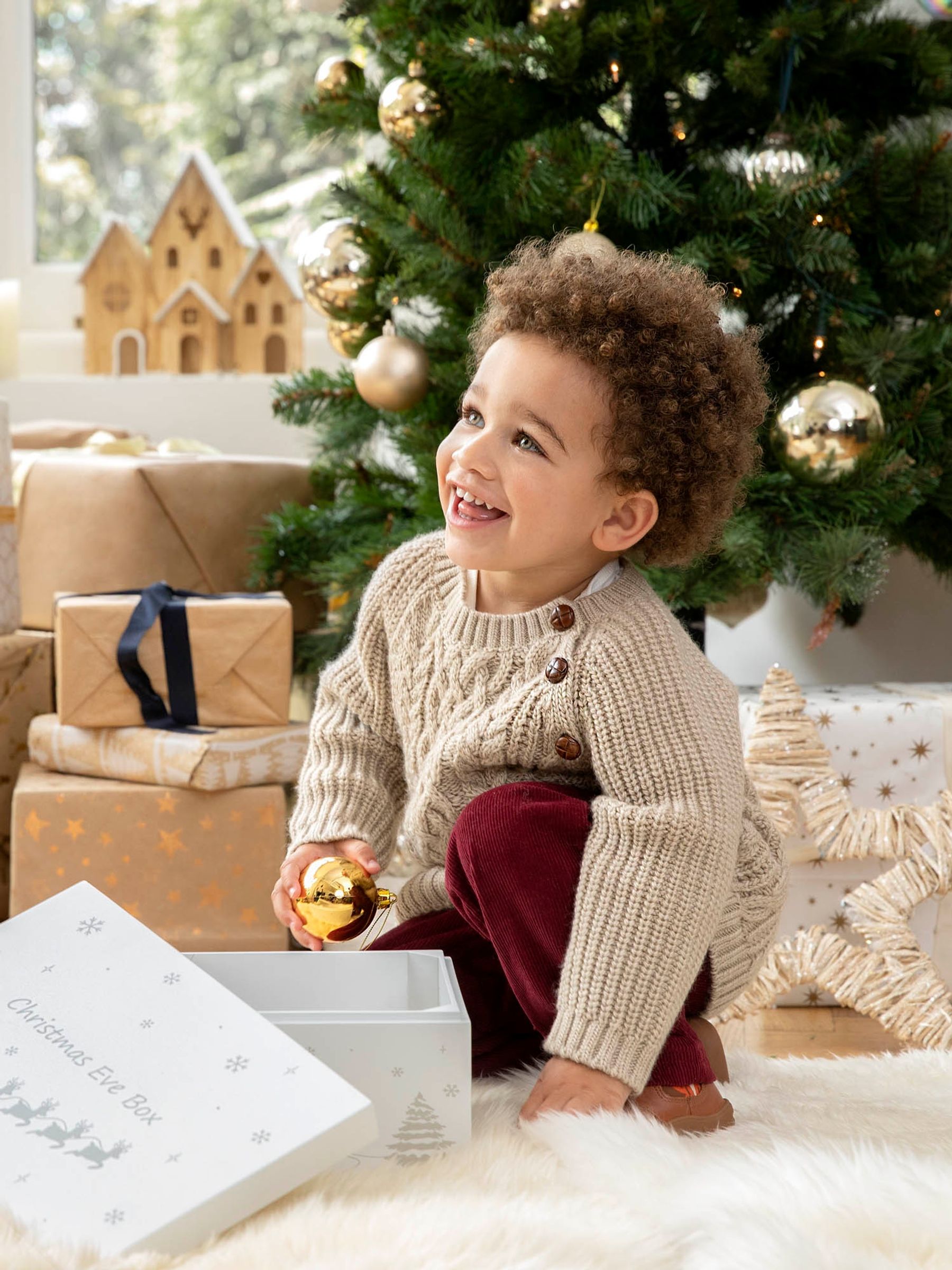 Christmas Eve Box in White - Image 6 of 11