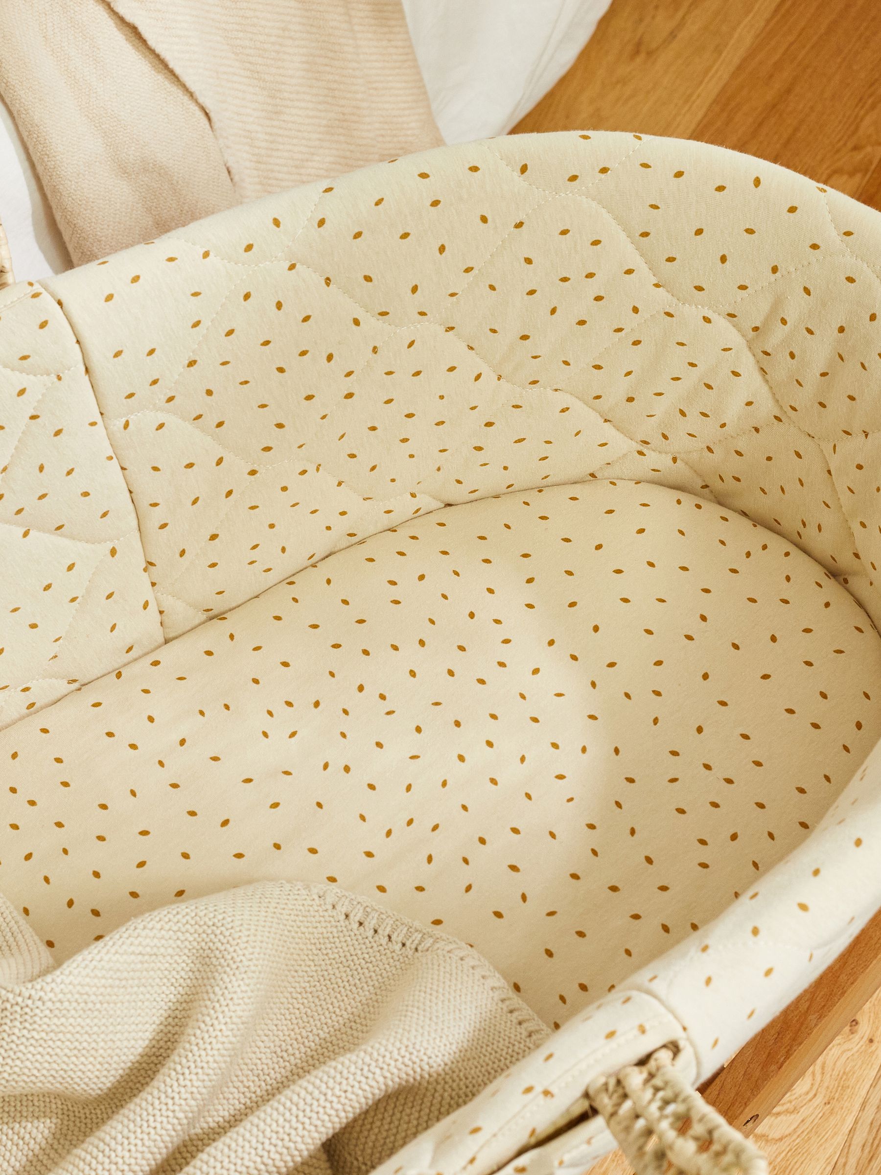 The Little Green Sheep Cream Rice Print Fitted Sheet - Image 2 of 2