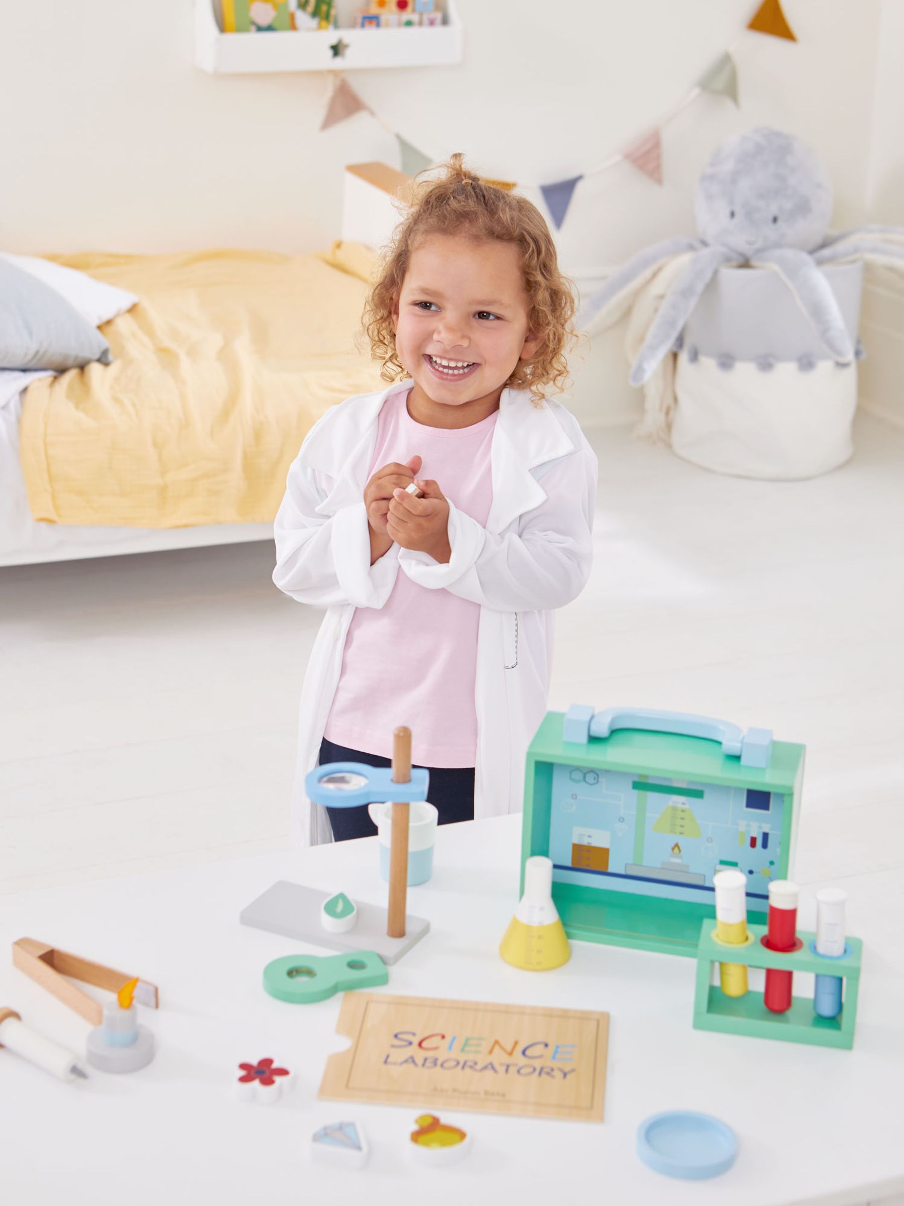 Wooden Science Laboratory Set - Image 10 of 11