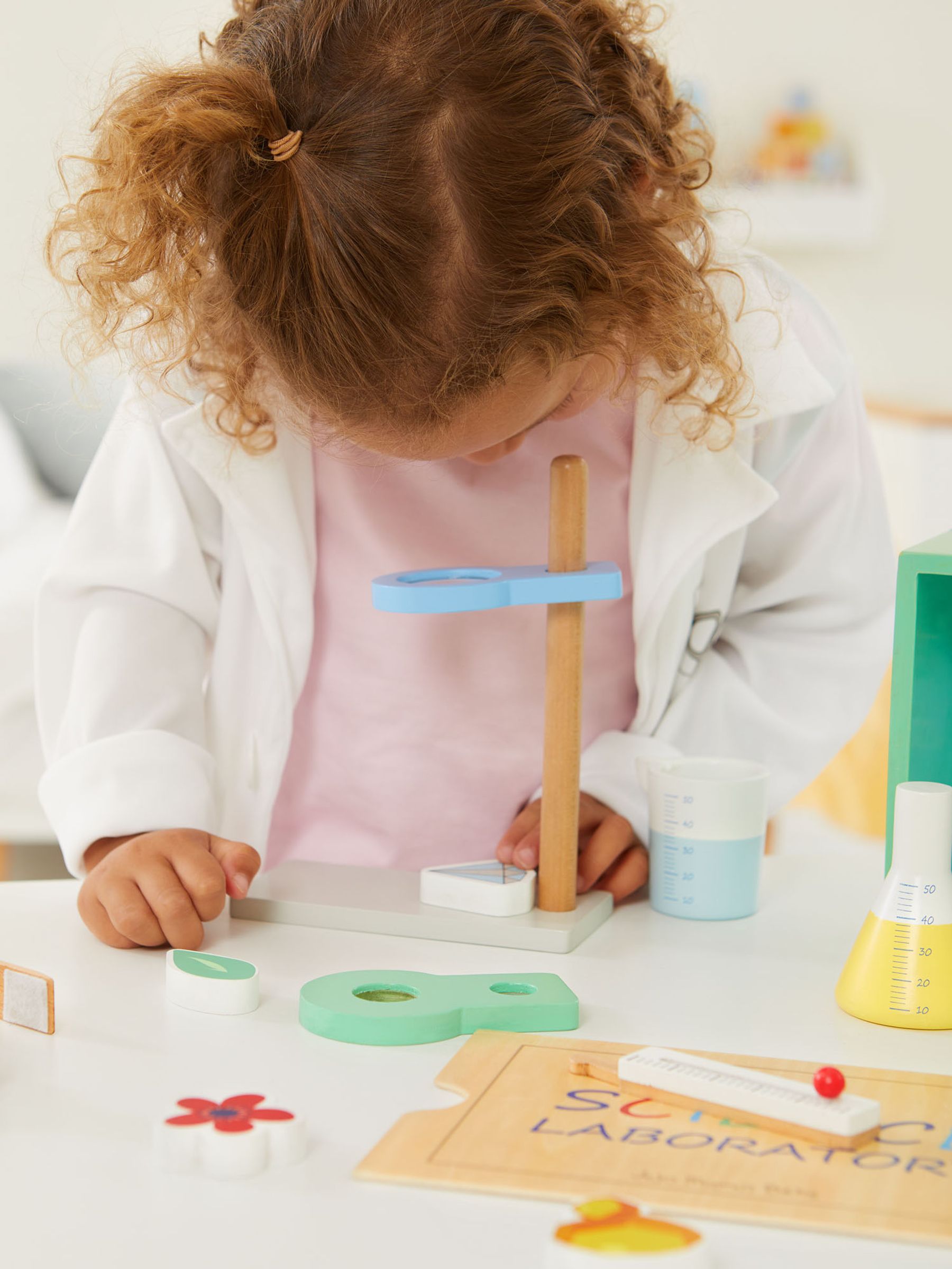 Wooden Science Laboratory Set - Image 11 of 11