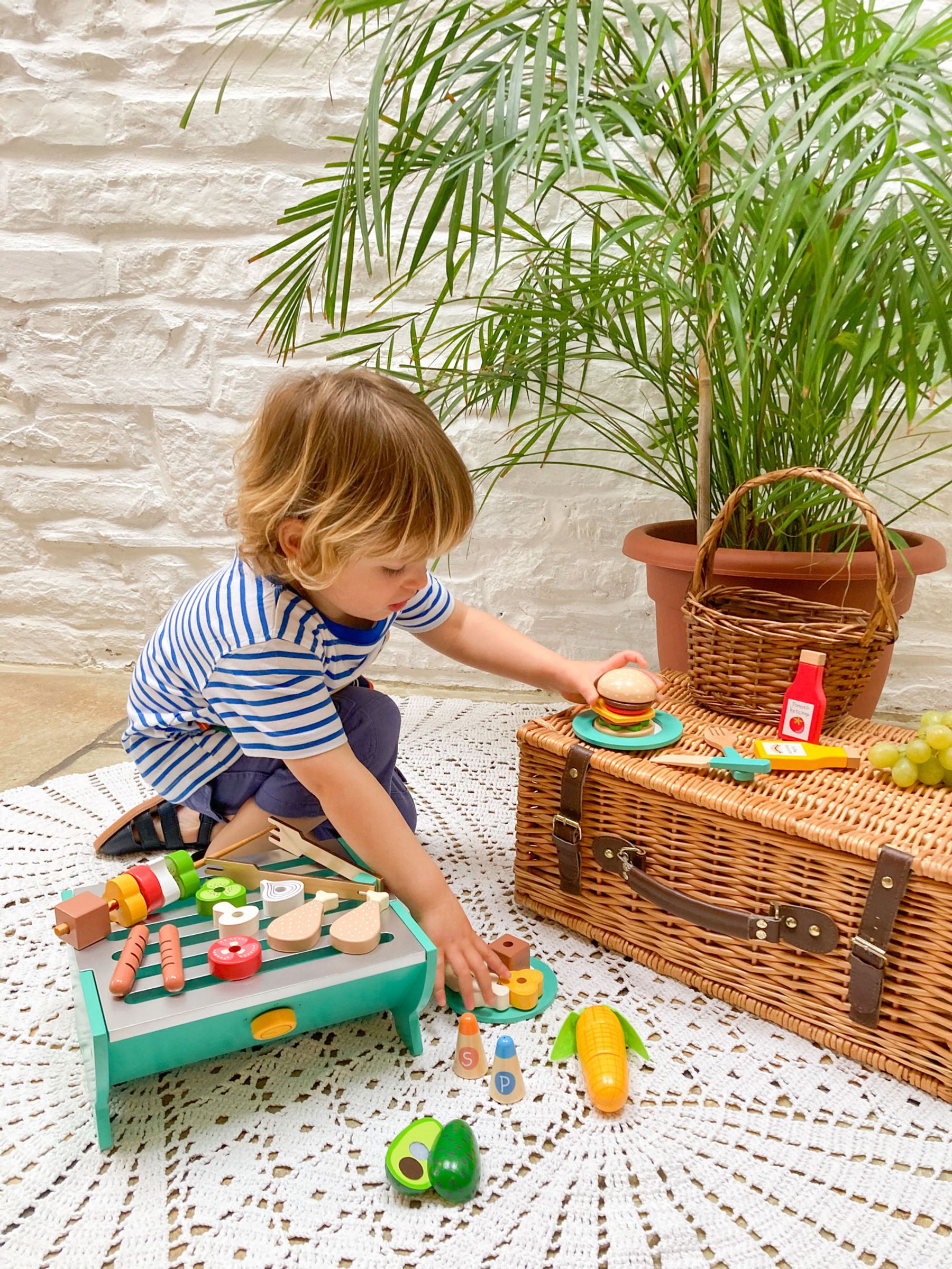 Grill & Serve BBQ Play Set - Image 3 of 3